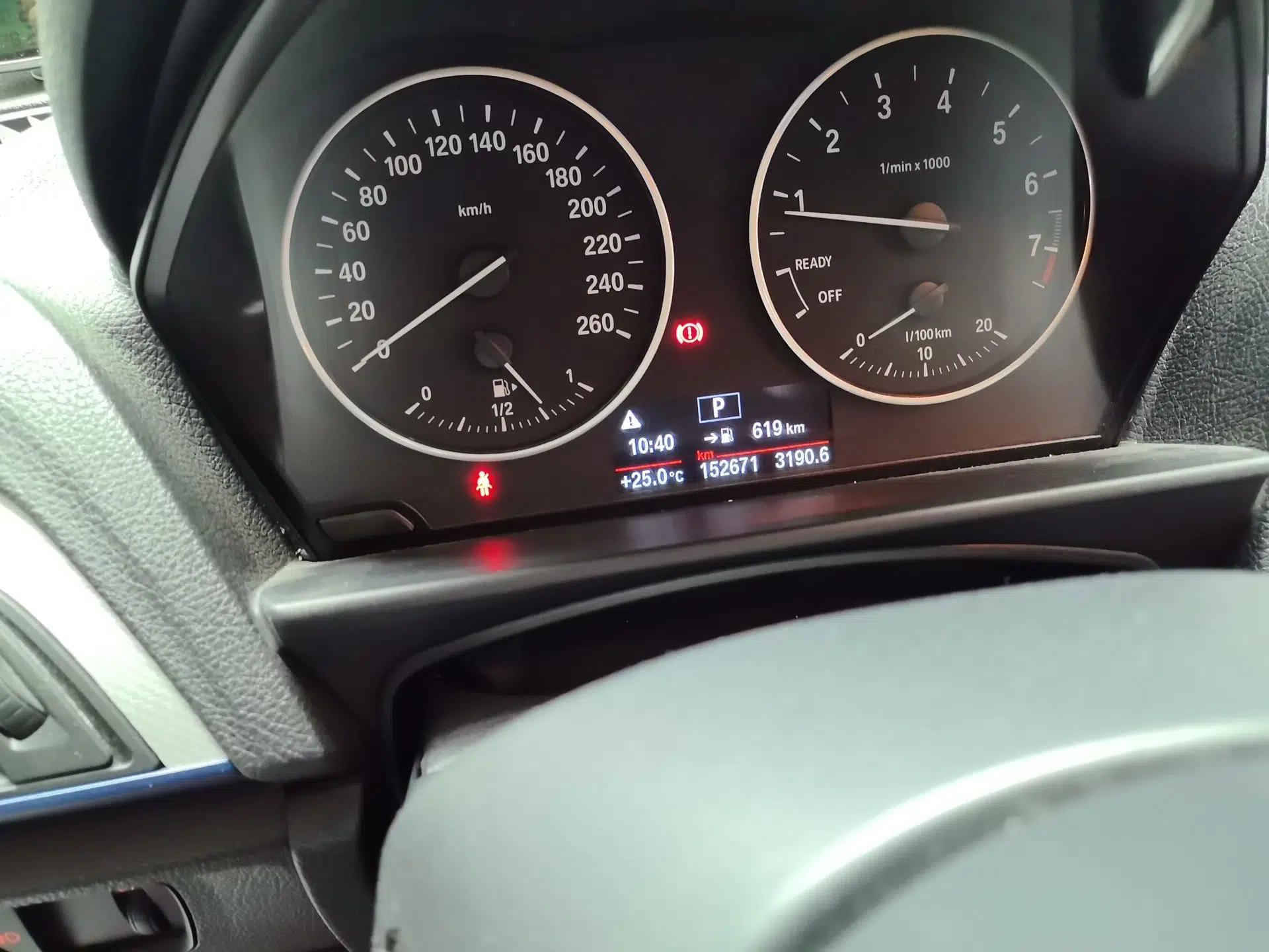 BMW 2 Series 2014 220i Leading Model — миниатюра 12