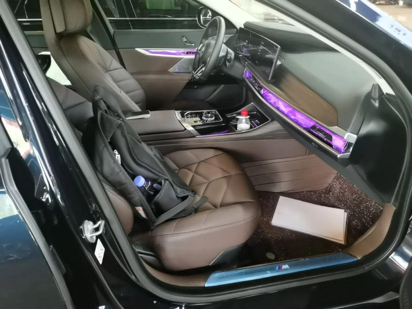 BMW i7 2023 eDrive50L Leading M Sport Package — миниатюра 24