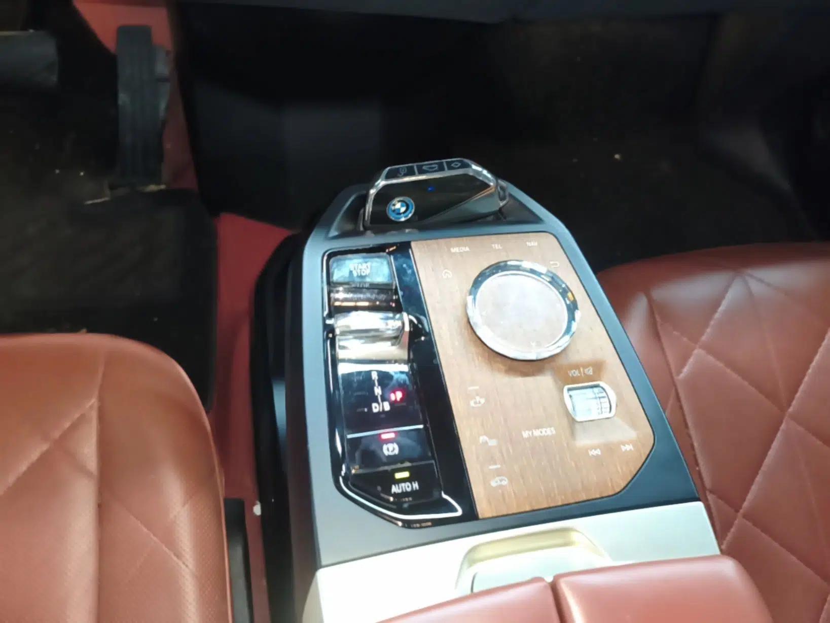 BMW iX 2022 xDrive50 — миниатюра 21