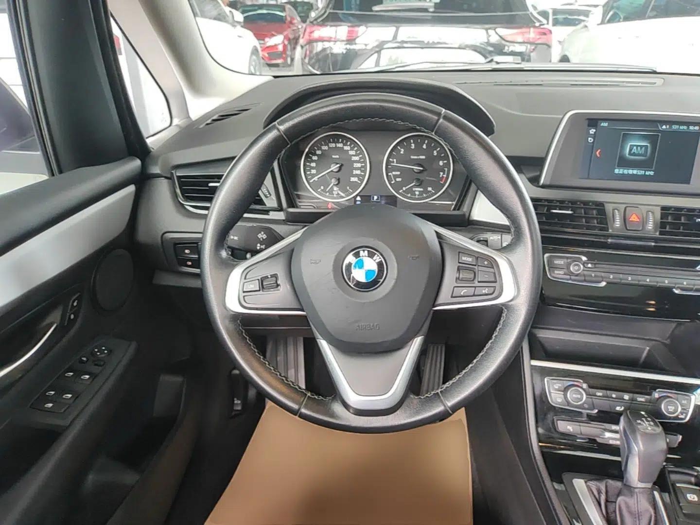 BMW 2 Series Active Tourer 2016 220i Luxury Edition — миниатюра 13