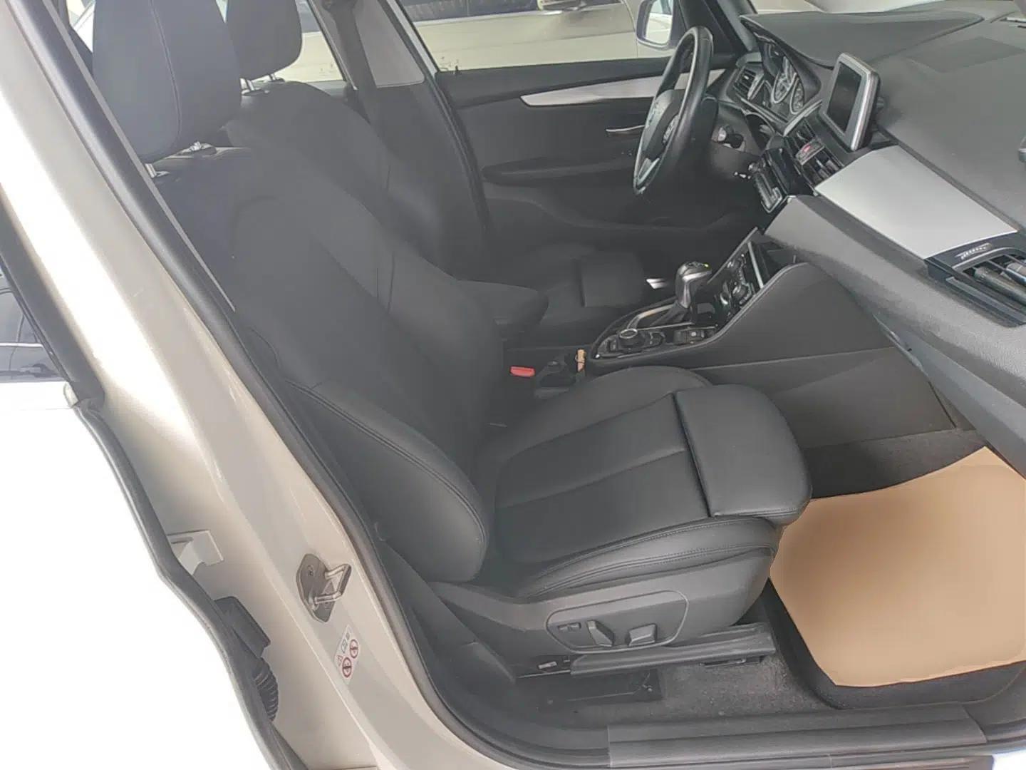 BMW 2 Series Active Tourer 2016 220i Luxury Edition — миниатюра 19