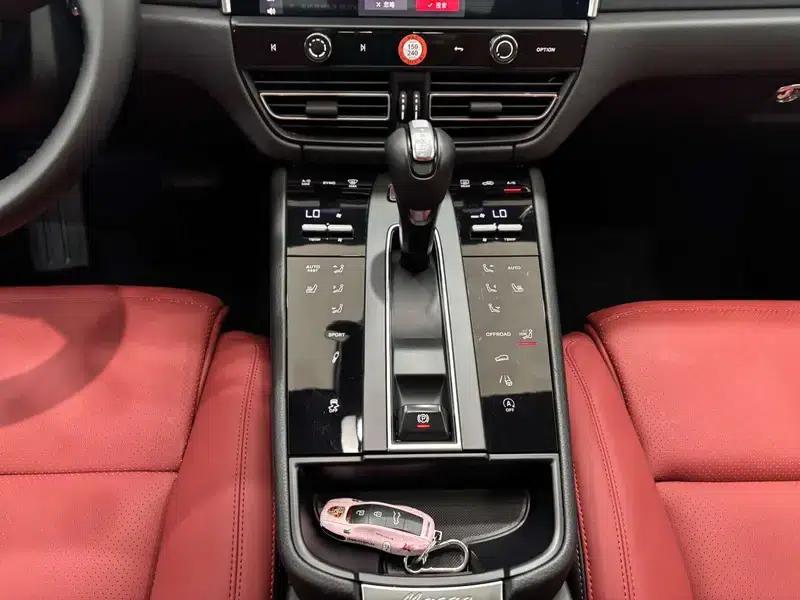2023 Macan 2.0T — миниатюра 22