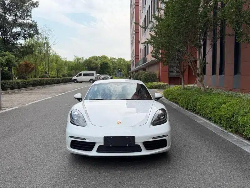Porsche 718 Cayman 2018 2.0T — миниатюра 2