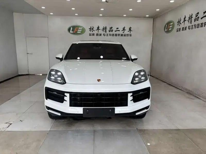 Cayenne E-Hybrid 2024 Cayenne E-Hybrid 2.0T — миниатюра 2