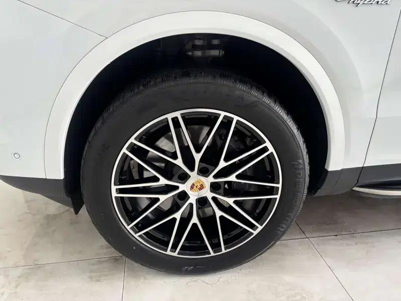 Cayenne E-Hybrid 2024 Cayenne E-Hybrid 2.0T — миниатюра 18