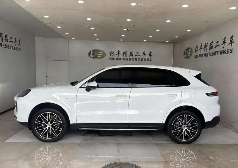 Cayenne E-Hybrid 2024 Cayenne E-Hybrid 2.0T — миниатюра 4