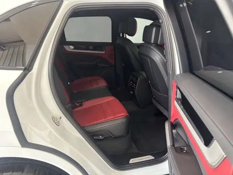 Cayenne E-Hybrid 2024 Cayenne E-Hybrid 2.0T — миниатюра 32