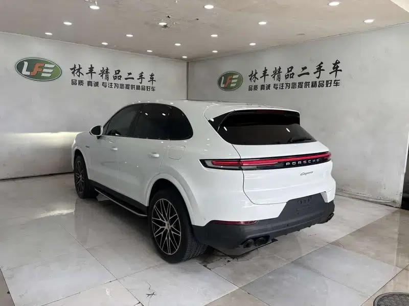 Cayenne E-Hybrid 2024 Cayenne E-Hybrid 2.0T — миниатюра 5