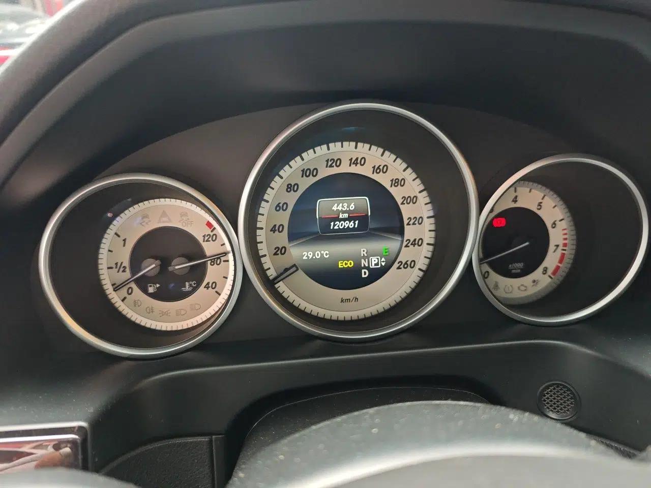 Mercedes-Benz E-Class 2015 Facelift E 200 L Sport Edition — миниатюра 12