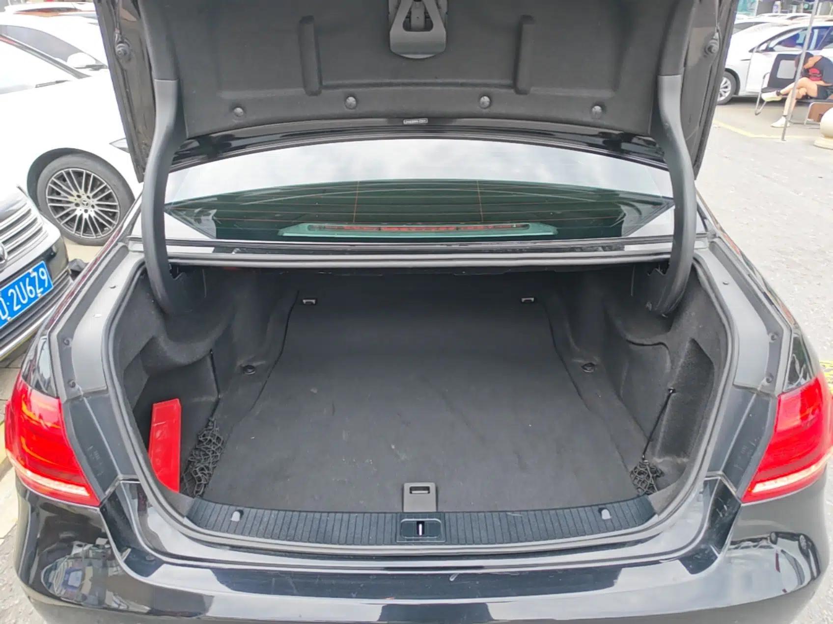 Mercedes-Benz E-Class 2015 Facelift E 200 L — миниатюра 22