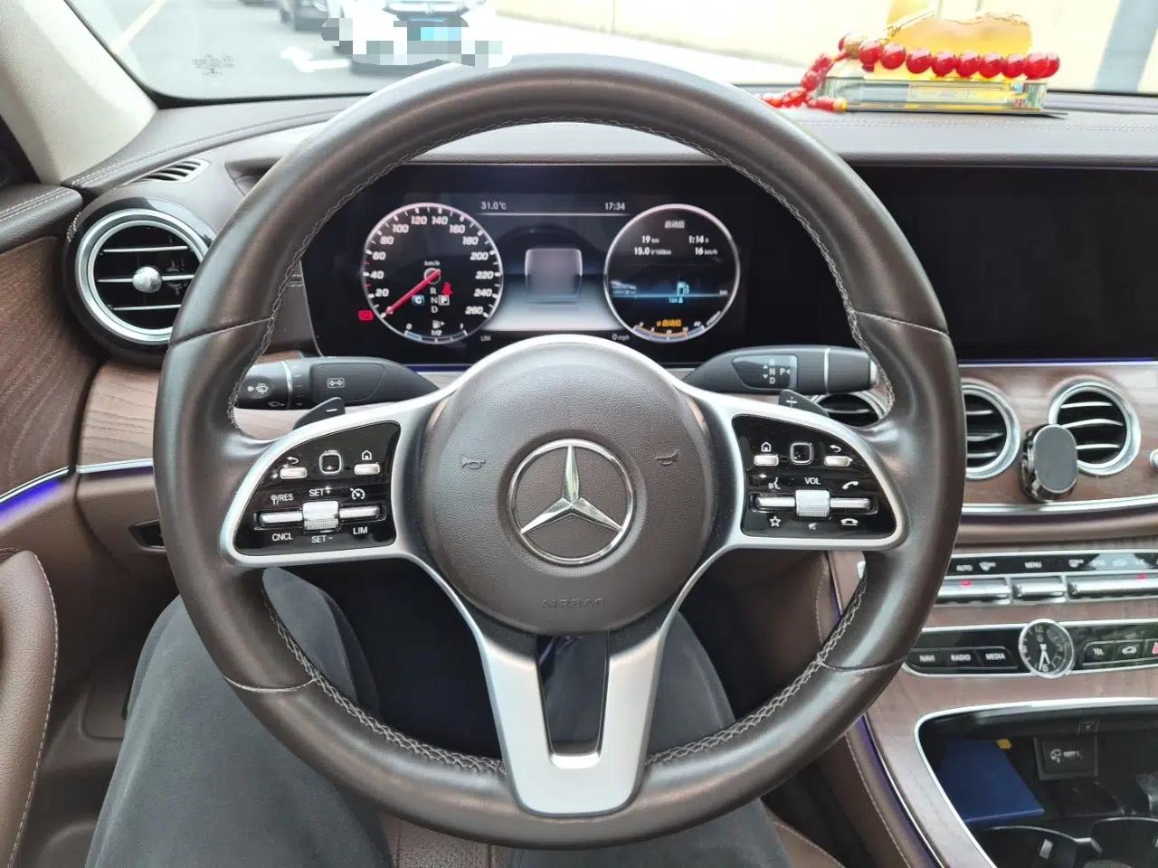 Mercedes-Benz E-Class 2019 E 300 L Luxury Model — миниатюра 10