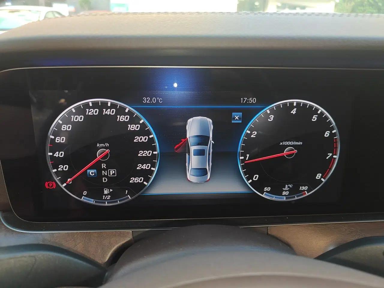 Mercedes-Benz E-Class 2018 Facelift E 200 L — миниатюра 11