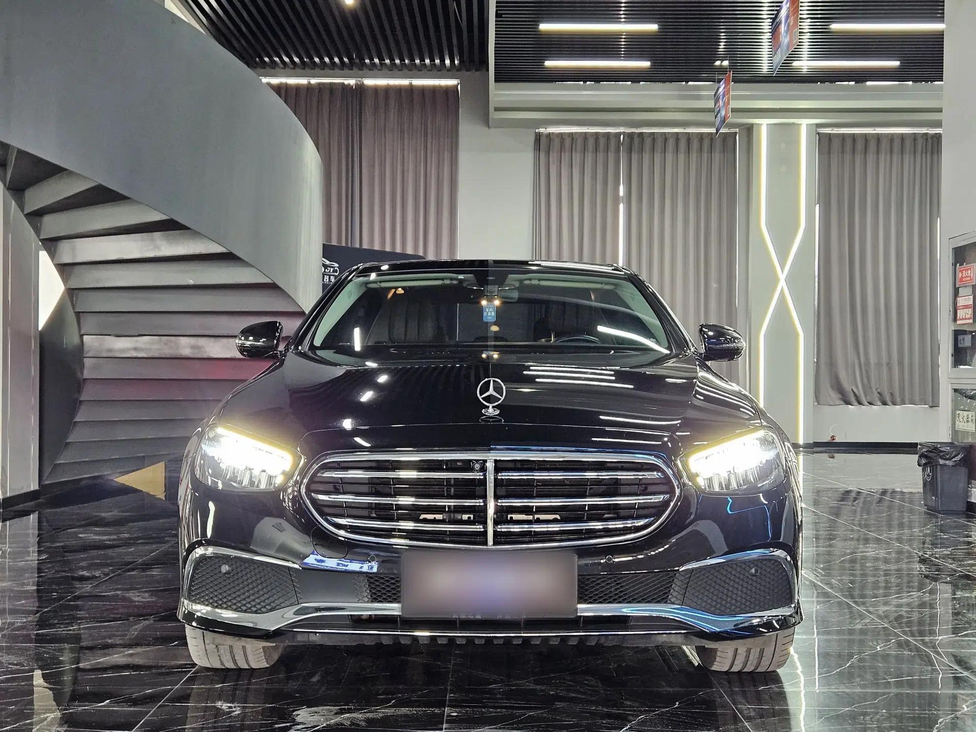 Mercedes-Benz E-Class 2022 Revised Version E 300 L Fashion Edition — миниатюра 12