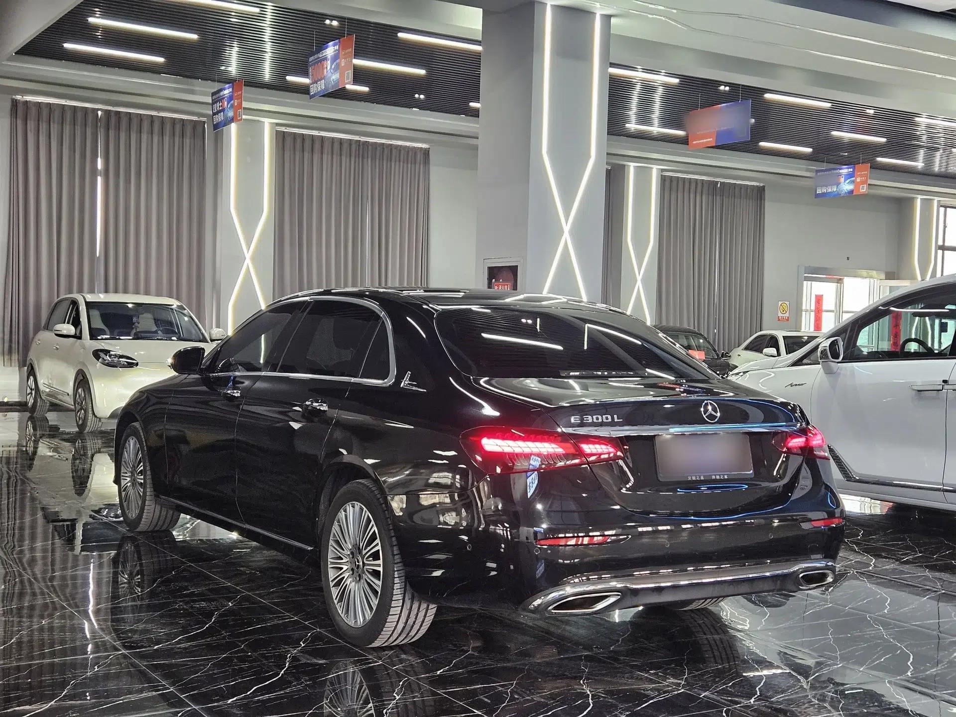 Mercedes-Benz E-Class 2022 Revised Version E 300 L Fashion Edition — миниатюра 14