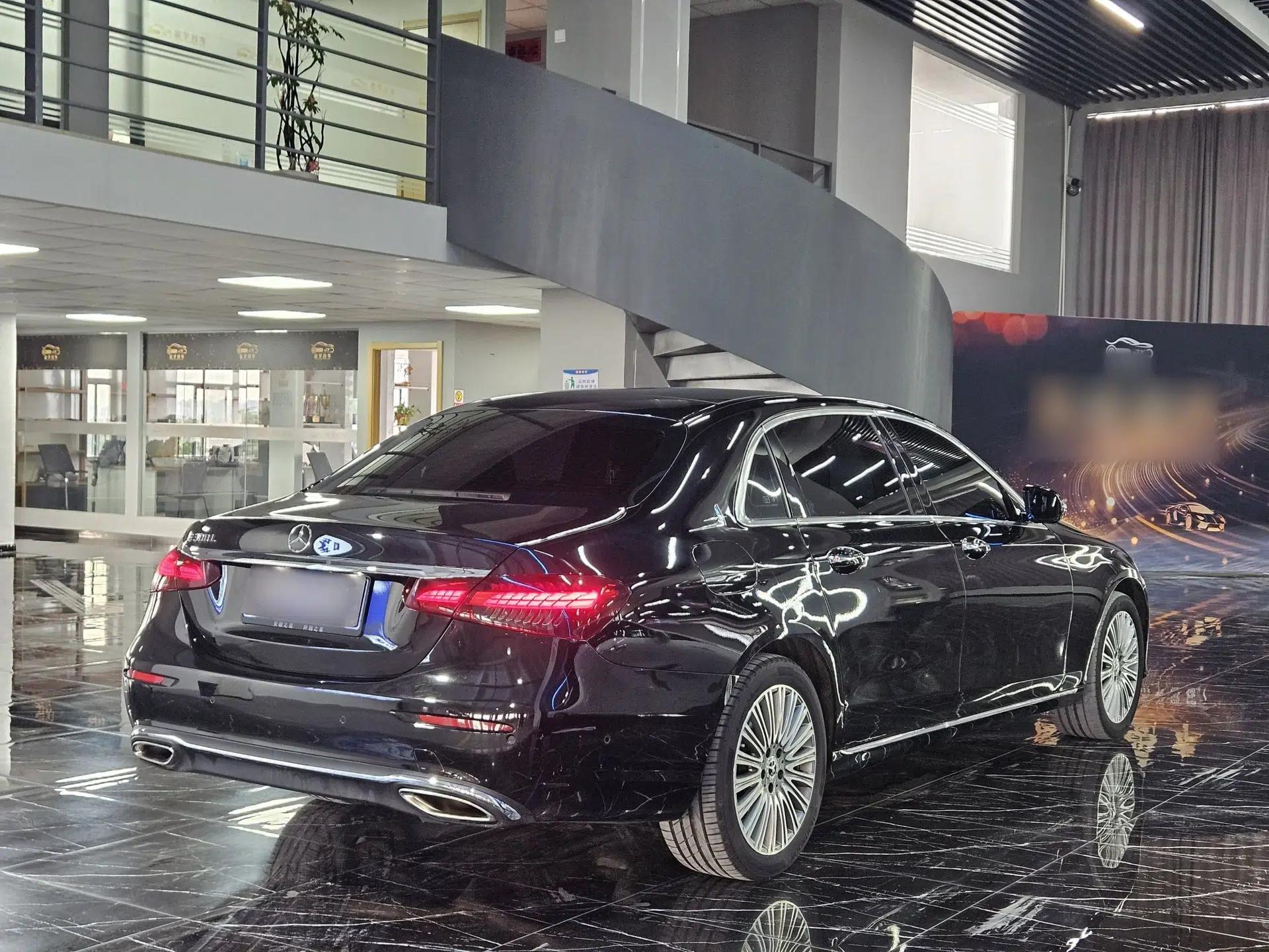 Mercedes-Benz E-Class 2022 Revised Version E 300 L Fashion Edition — миниатюра 16