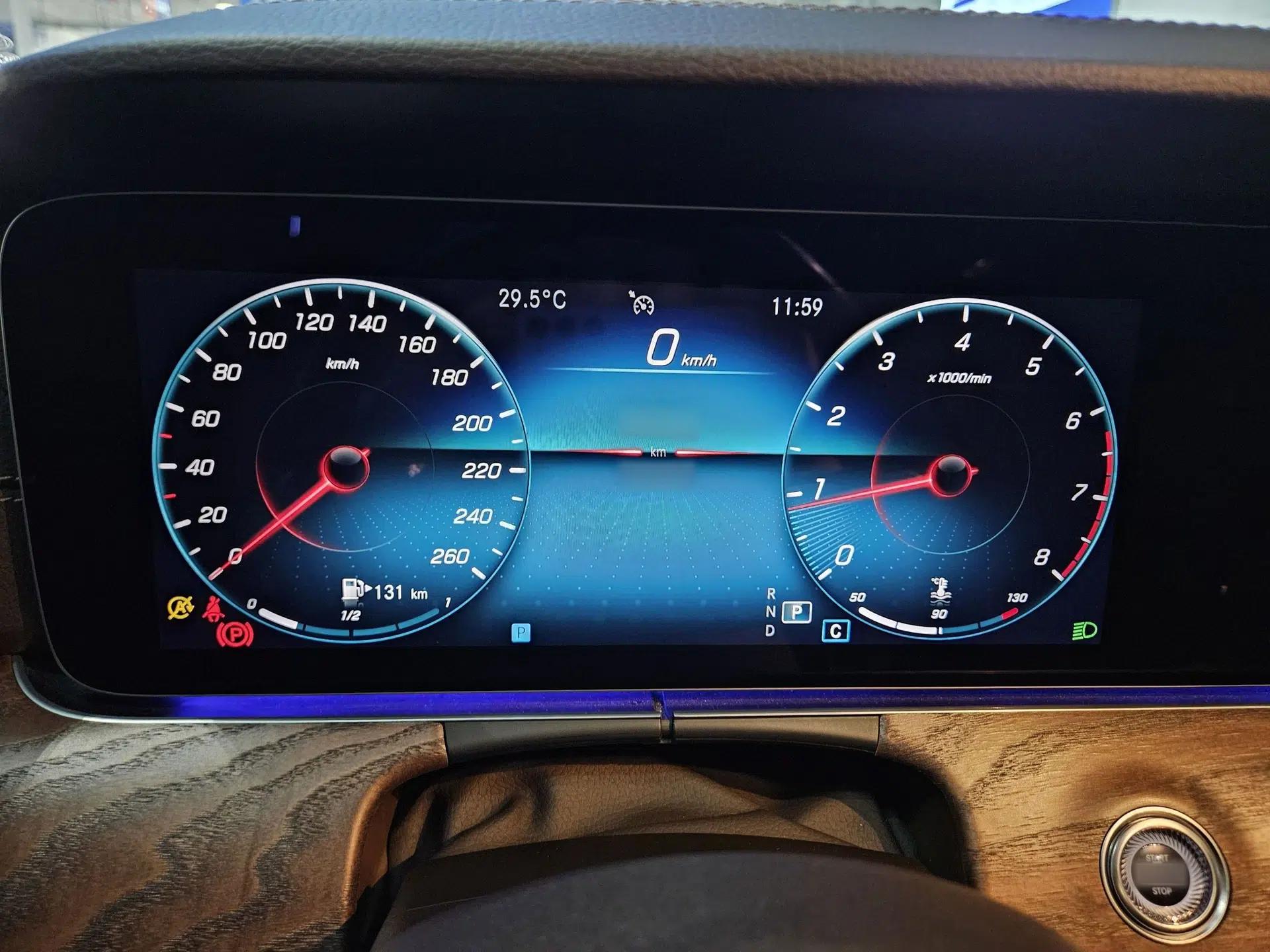 Mercedes-Benz E-Class 2022 Revised Version E 300 L Fashion Edition — миниатюра 19