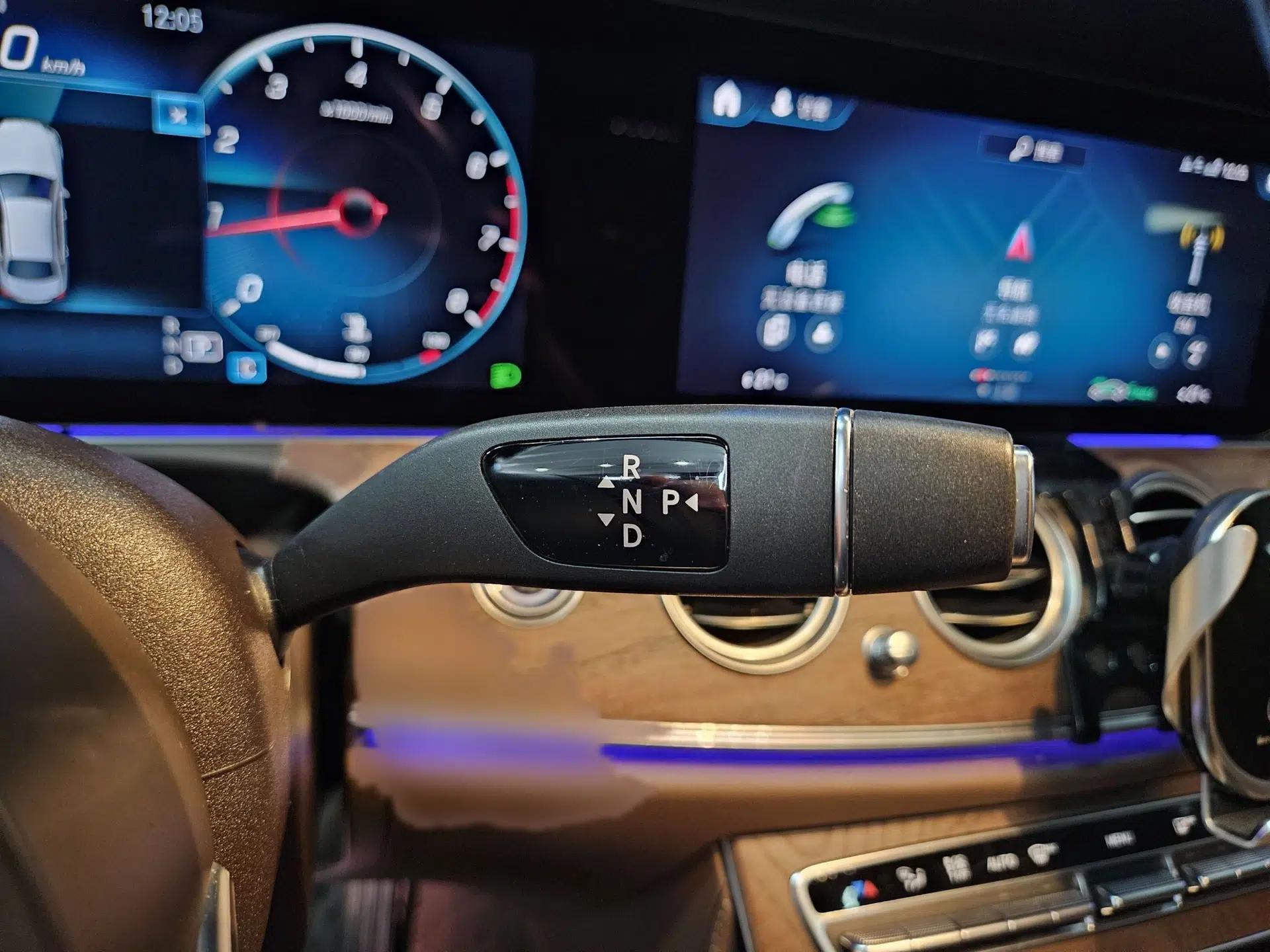 Mercedes-Benz E-Class 2022 Revised Version E 300 L Fashion Edition — миниатюра 21