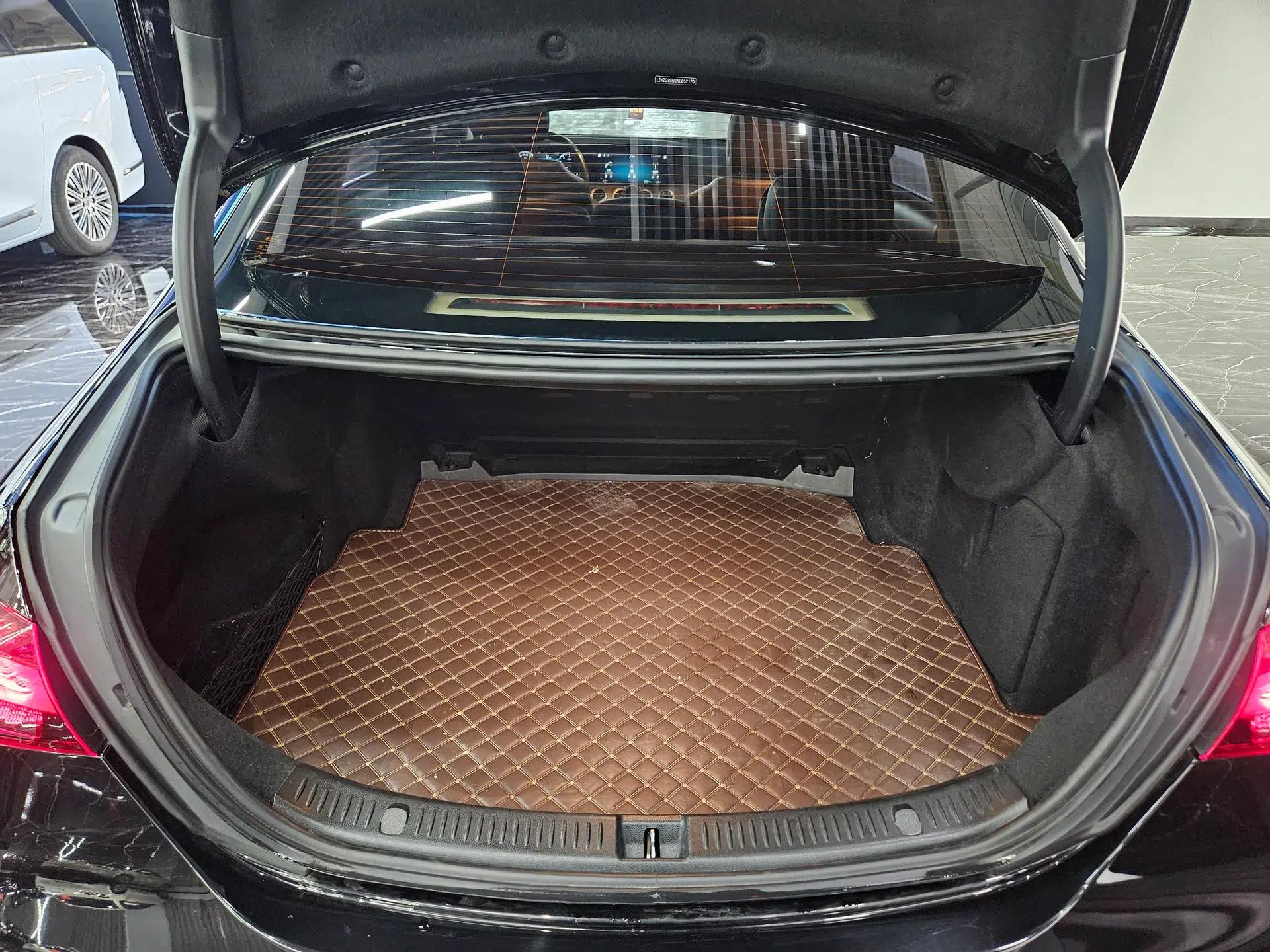 Mercedes-Benz E-Class 2022 Revised Version E 300 L Fashion Edition — миниатюра 27