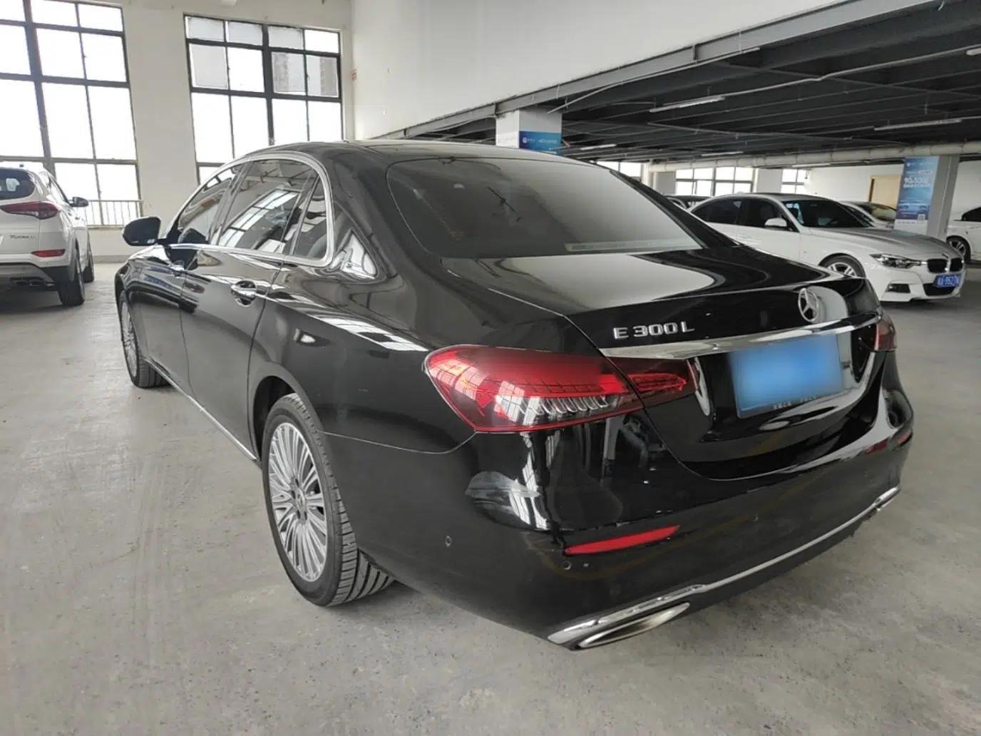 Mercedes-Benz E-Class 2022 Revised Version E 300 L Fashion Edition — миниатюра 4