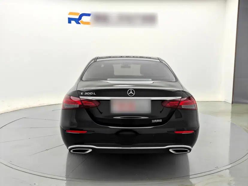 Mercedes-Benz E-Class 2022 Updated E 300 L Stylish Edition — миниатюра 3