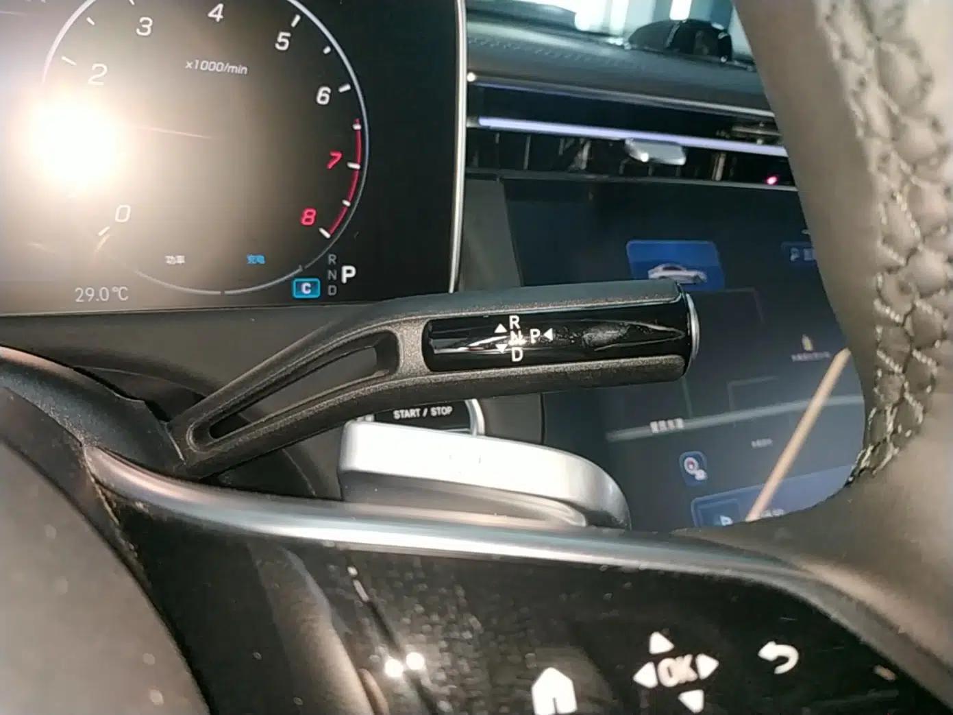 Mercedes-Benz E-Class 2025 Facelift E 300 L Luxury Edition — миниатюра 16