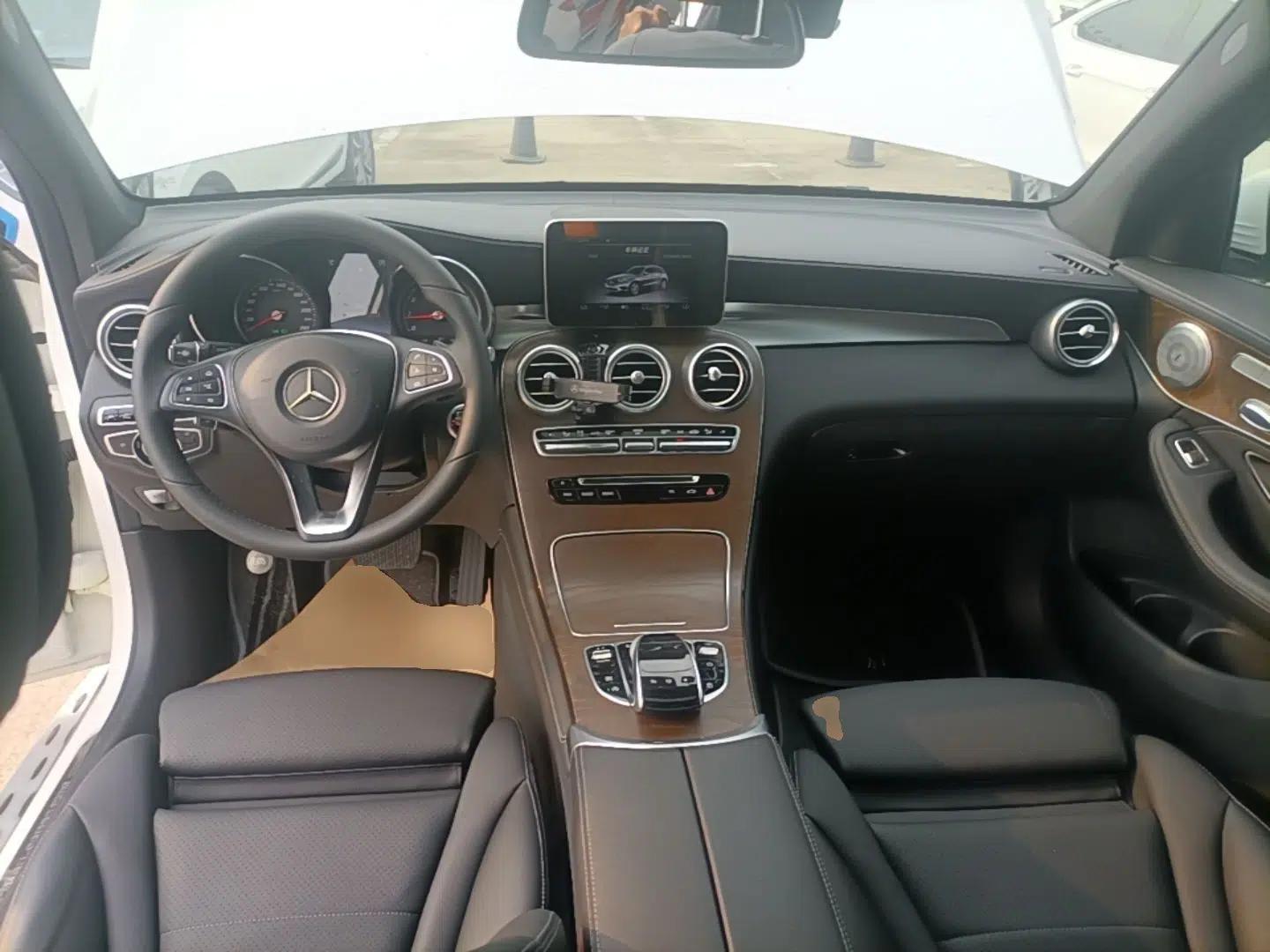 Mercedes-Benz GLC 2016 GLC 300 4MATIC Dynamic Model — миниатюра 12