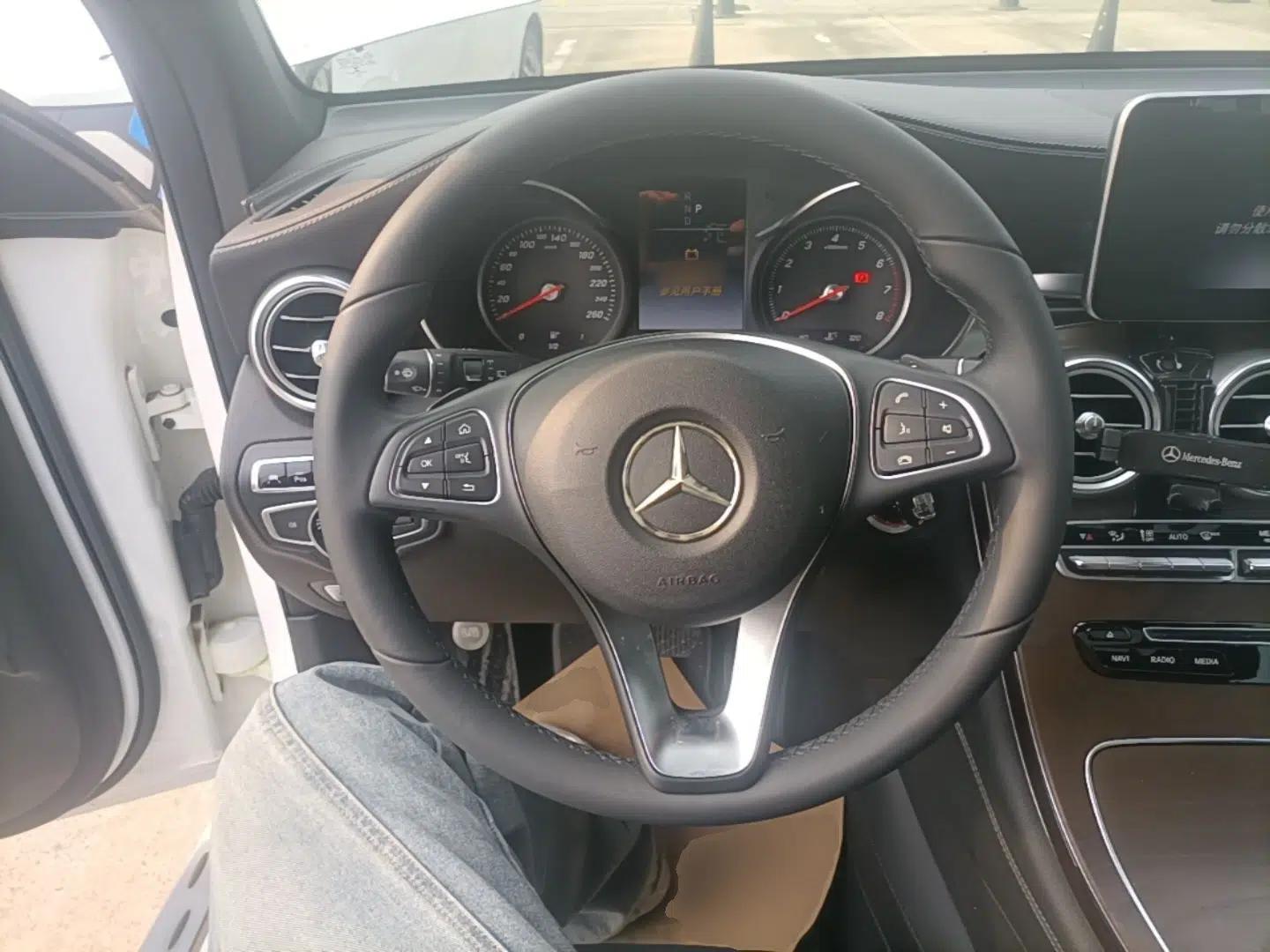 Mercedes-Benz GLC 2016 GLC 300 4MATIC Dynamic Model — миниатюра 13