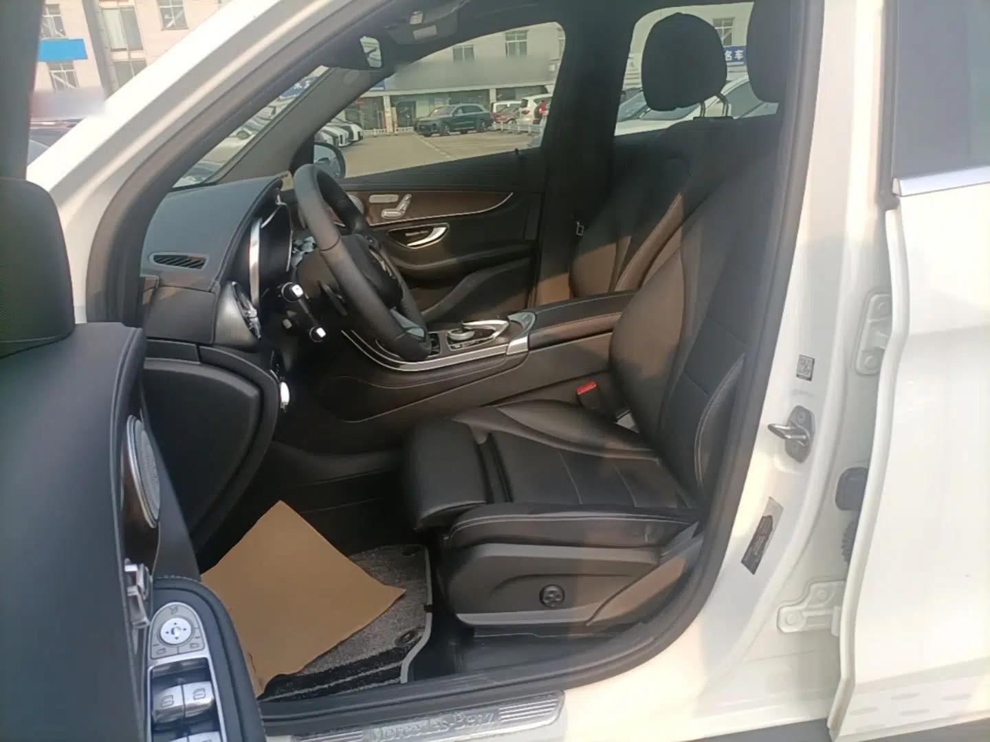 Mercedes-Benz GLC 2016 GLC 300 4MATIC Dynamic Model — миниатюра 17
