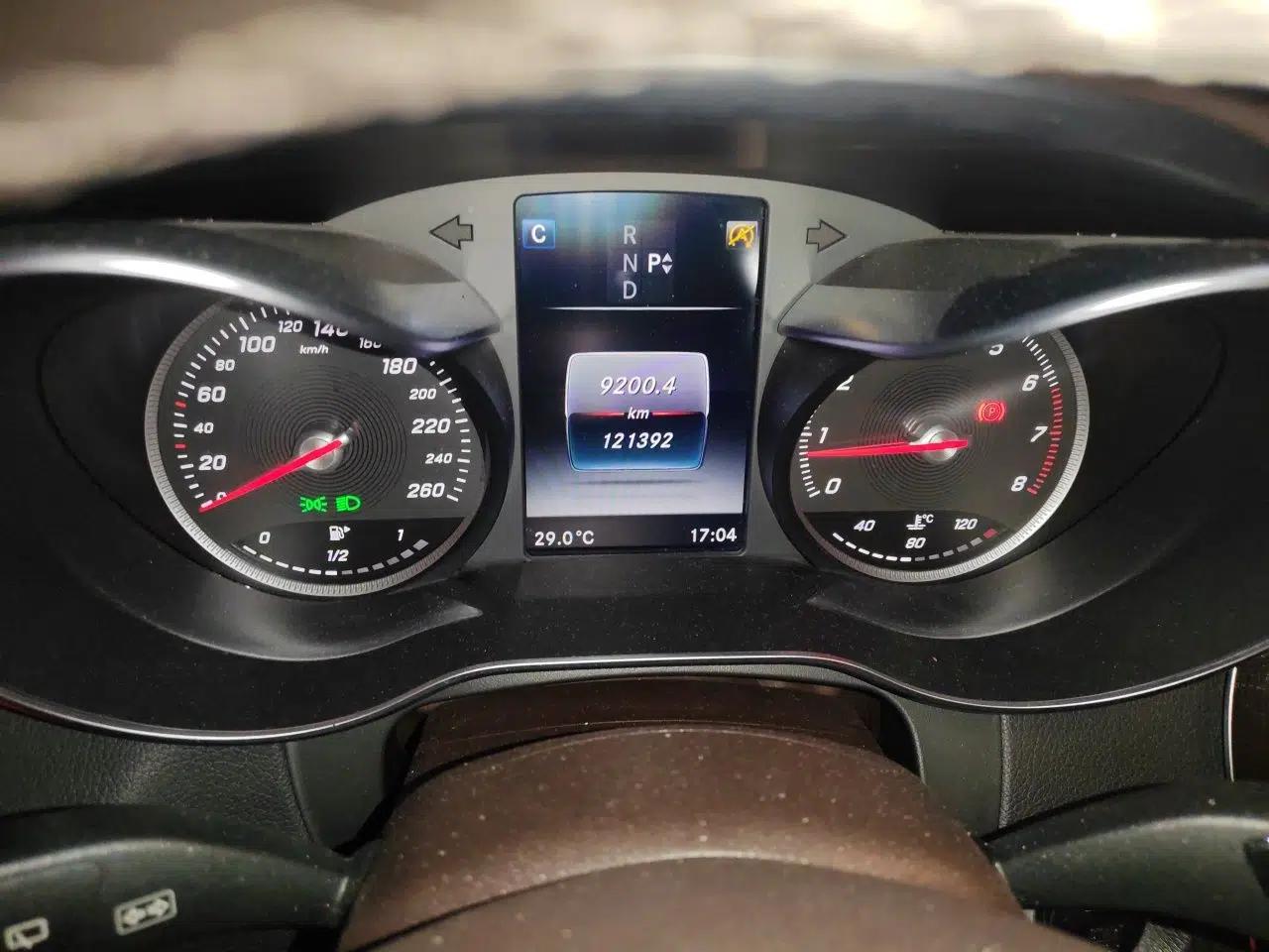 Mercedes-Benz GLC 2016 GLC 300 4MATIC Dynamic Model — миниатюра 12