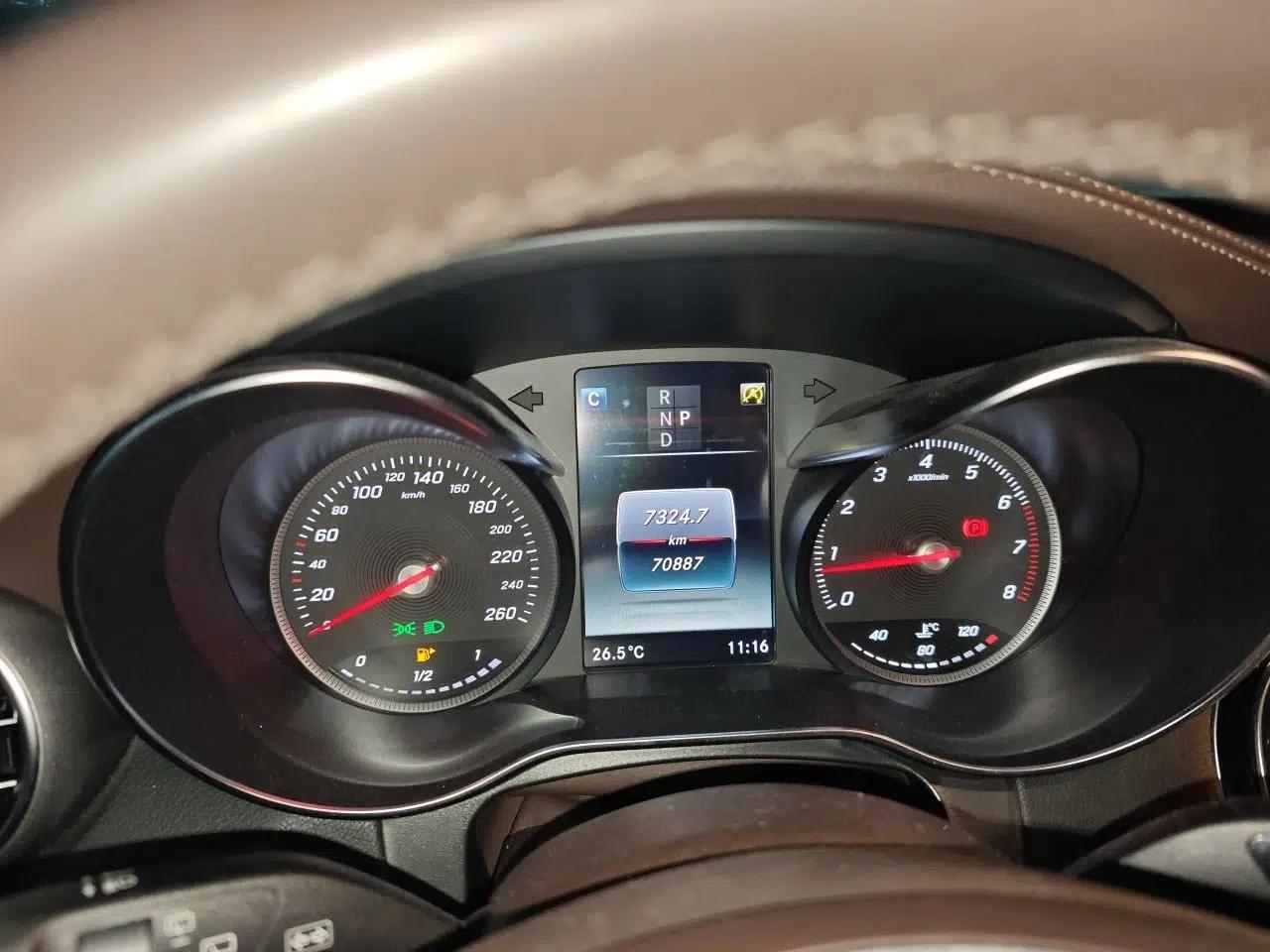 Mercedes-Benz GLC 2019 Facelift GLC 260 L 4MATIC Luxury Model — миниатюра 11
