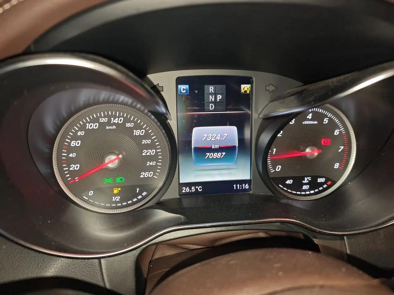 Mercedes-Benz GLC 2019 Facelift GLC 260 L 4MATIC Luxury Model — миниатюра 12