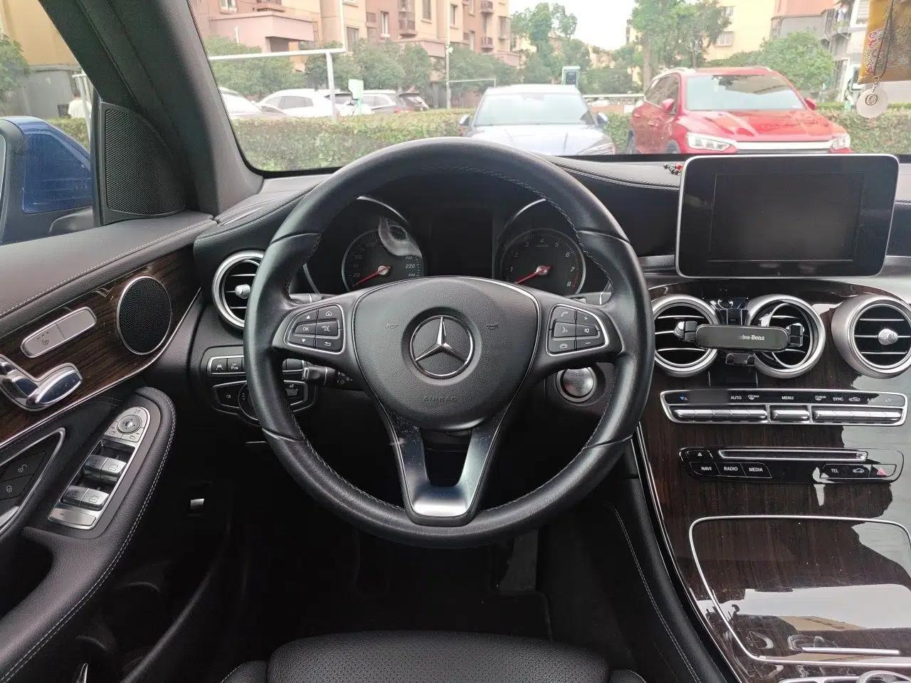 Mercedes-Benz GLC 2017 GLC 260 4MATIC Luxury Model — миниатюра 10