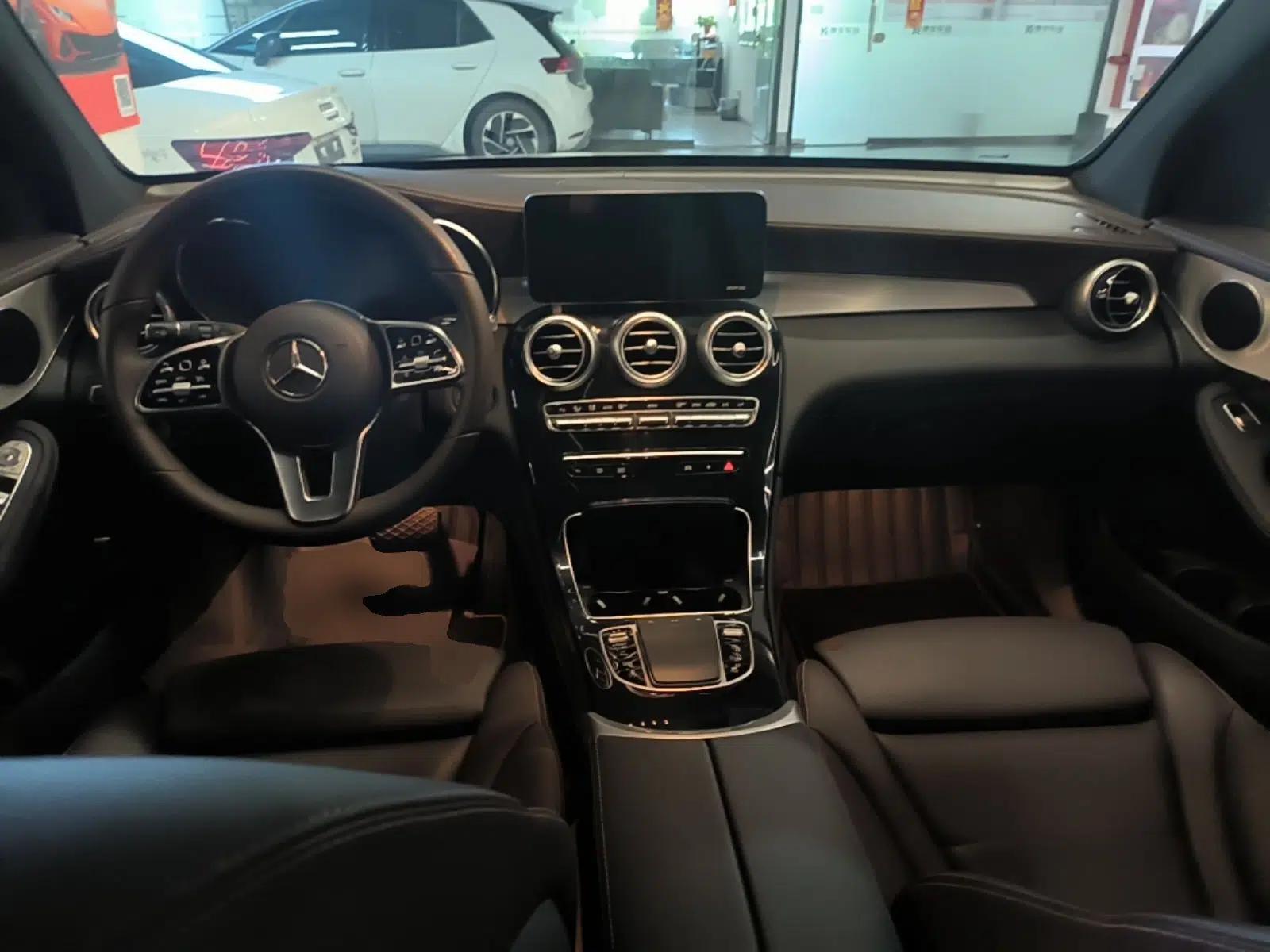 Mercedes-Benz GLC 2020 Facelifted GLC 260 L 4MATIC Dynamic Edition — миниатюра 12