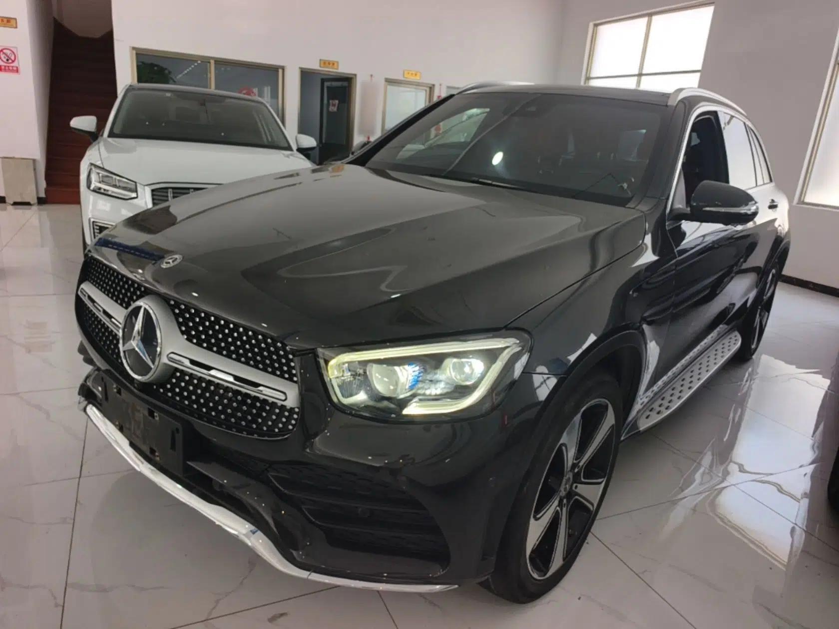 Mercedes-Benz GLC 2020 GLC 300 L 4MATIC Luxury Model — миниатюра 1