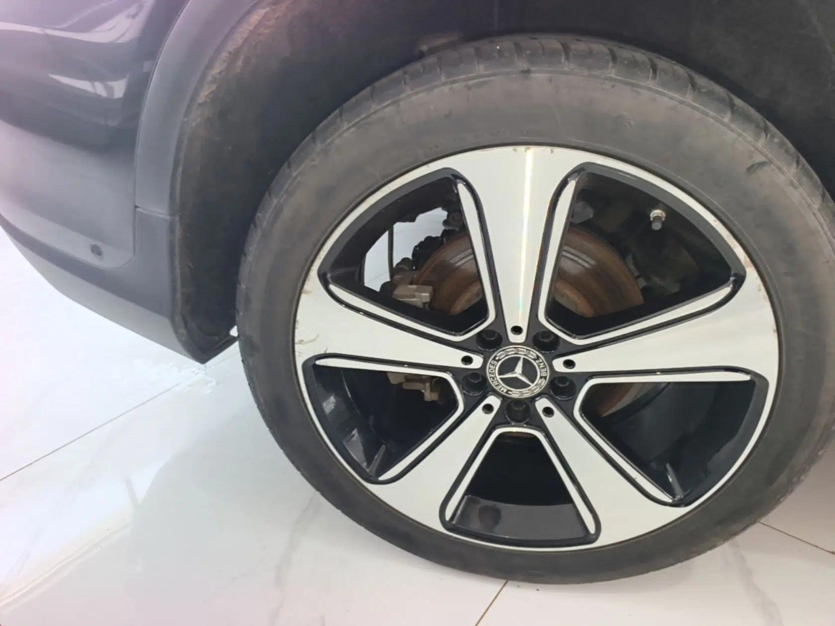 Mercedes-Benz GLC 2020 GLC 300 L 4MATIC Luxury Model — миниатюра 11