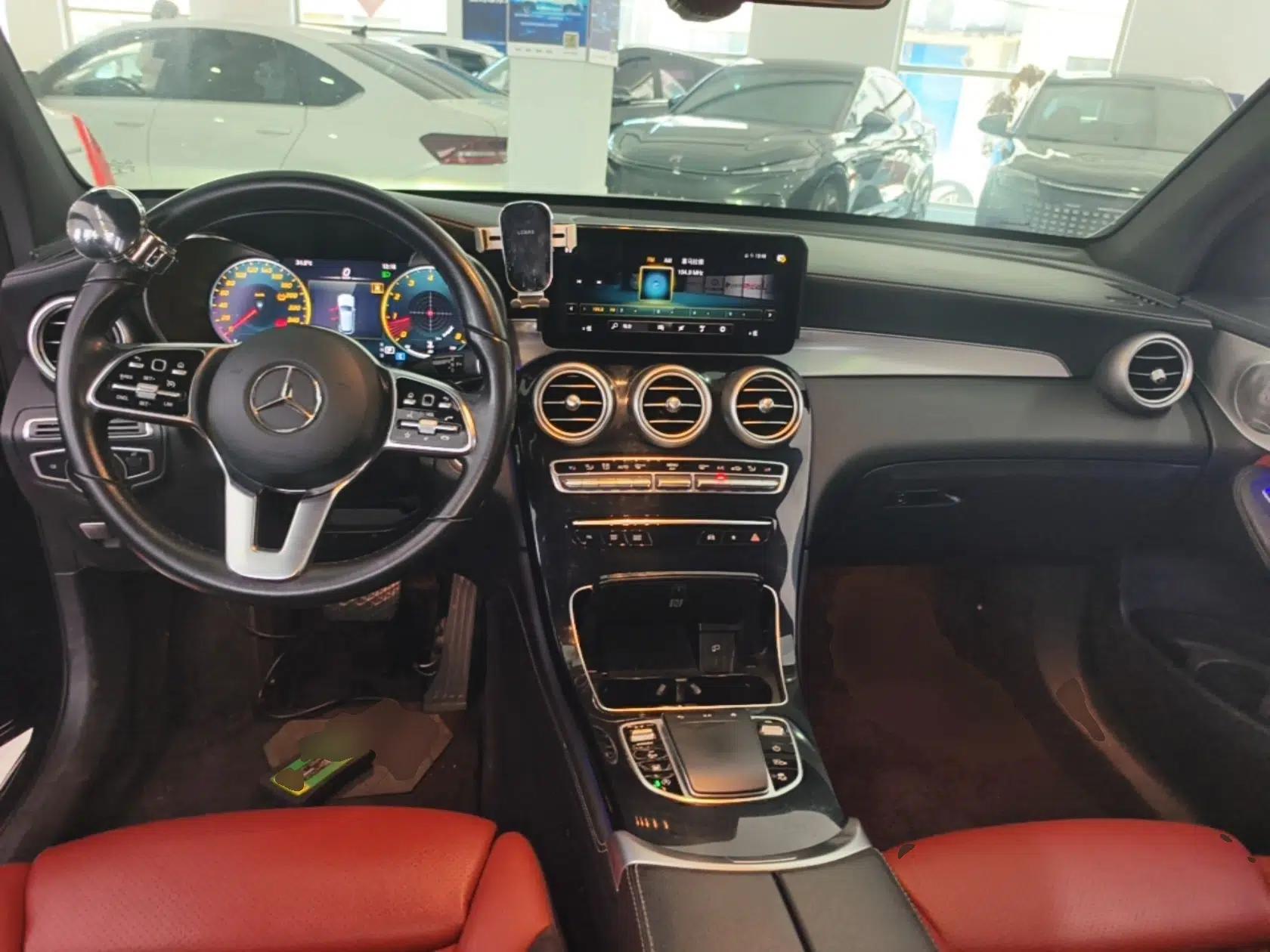 Mercedes-Benz GLC 2020 GLC 300 L 4MATIC Luxury Model — миниатюра 12