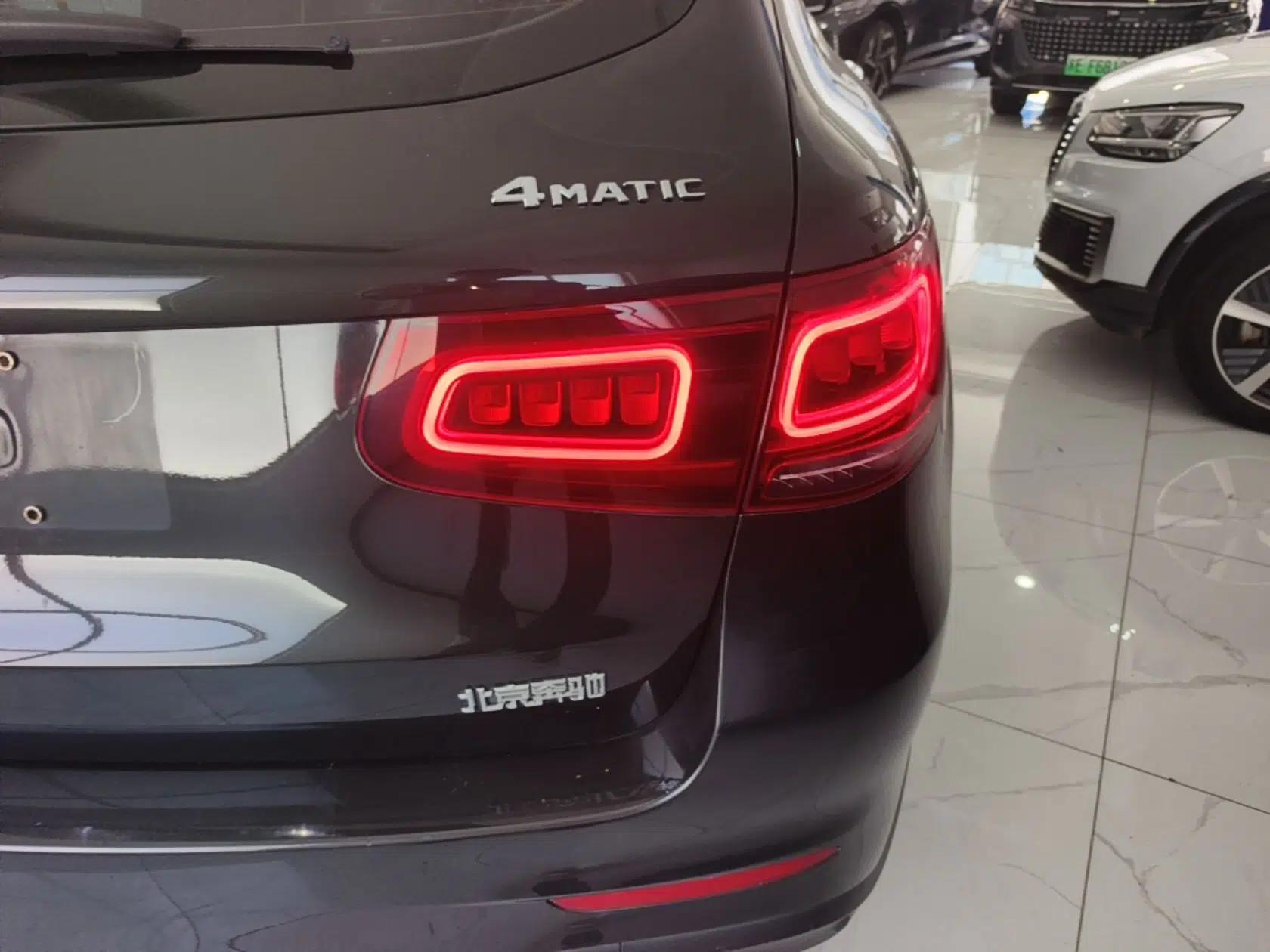 Mercedes-Benz GLC 2020 GLC 300 L 4MATIC Luxury Model — миниатюра 9