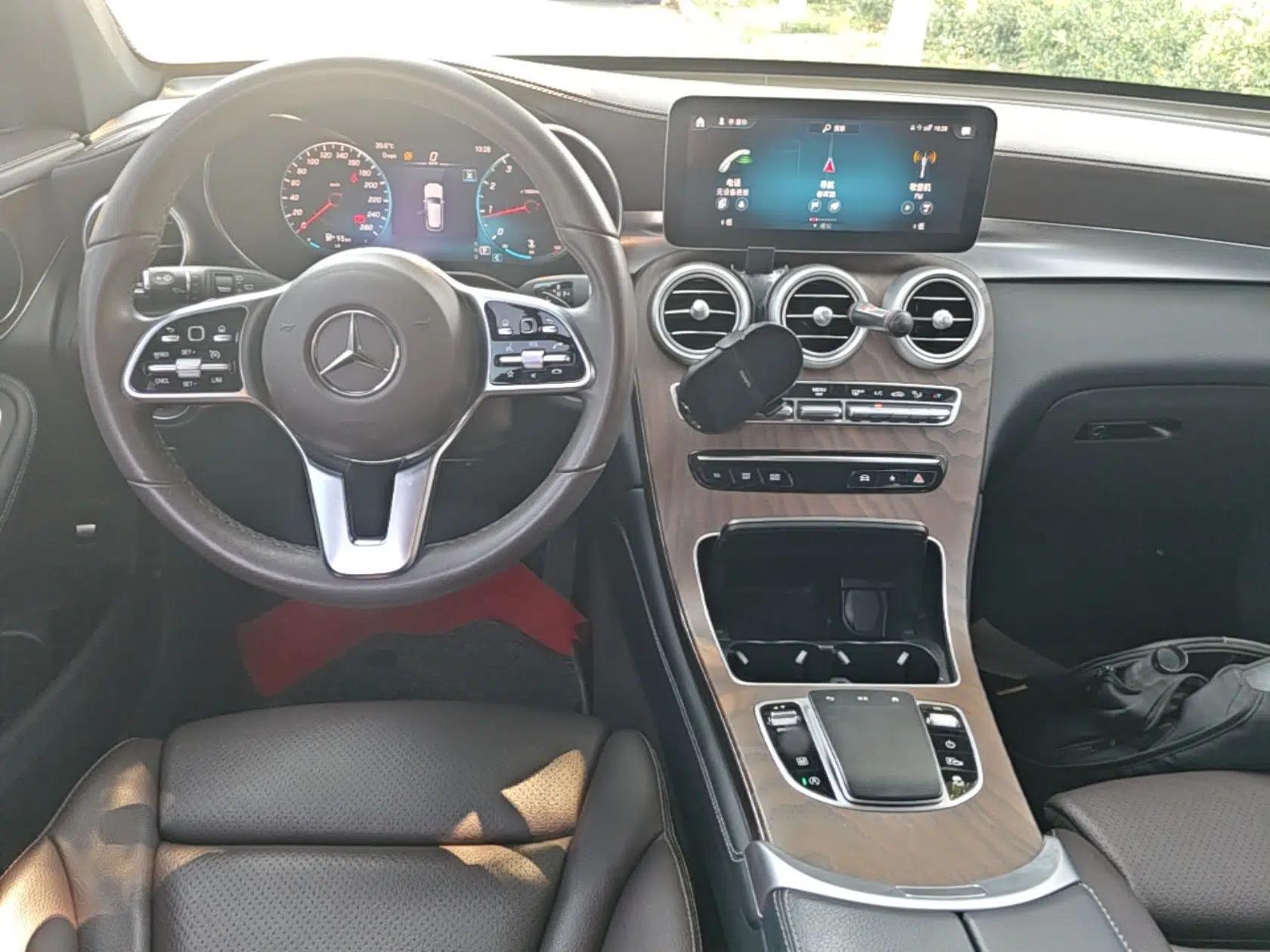 Mercedes-Benz GLC 2021 GLC 260 L 4MATIC Luxury Model — миниатюра 12