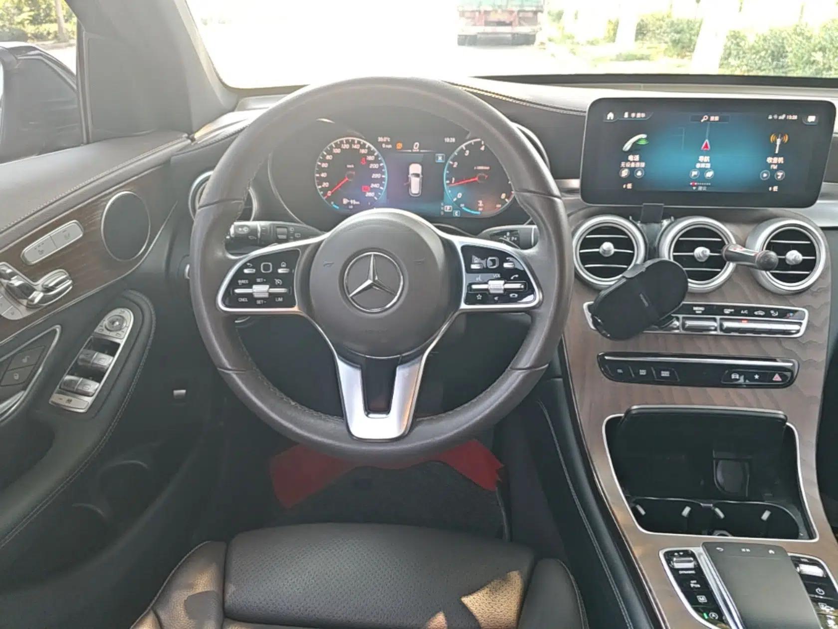Mercedes-Benz GLC 2021 GLC 260 L 4MATIC Luxury Model — миниатюра 13
