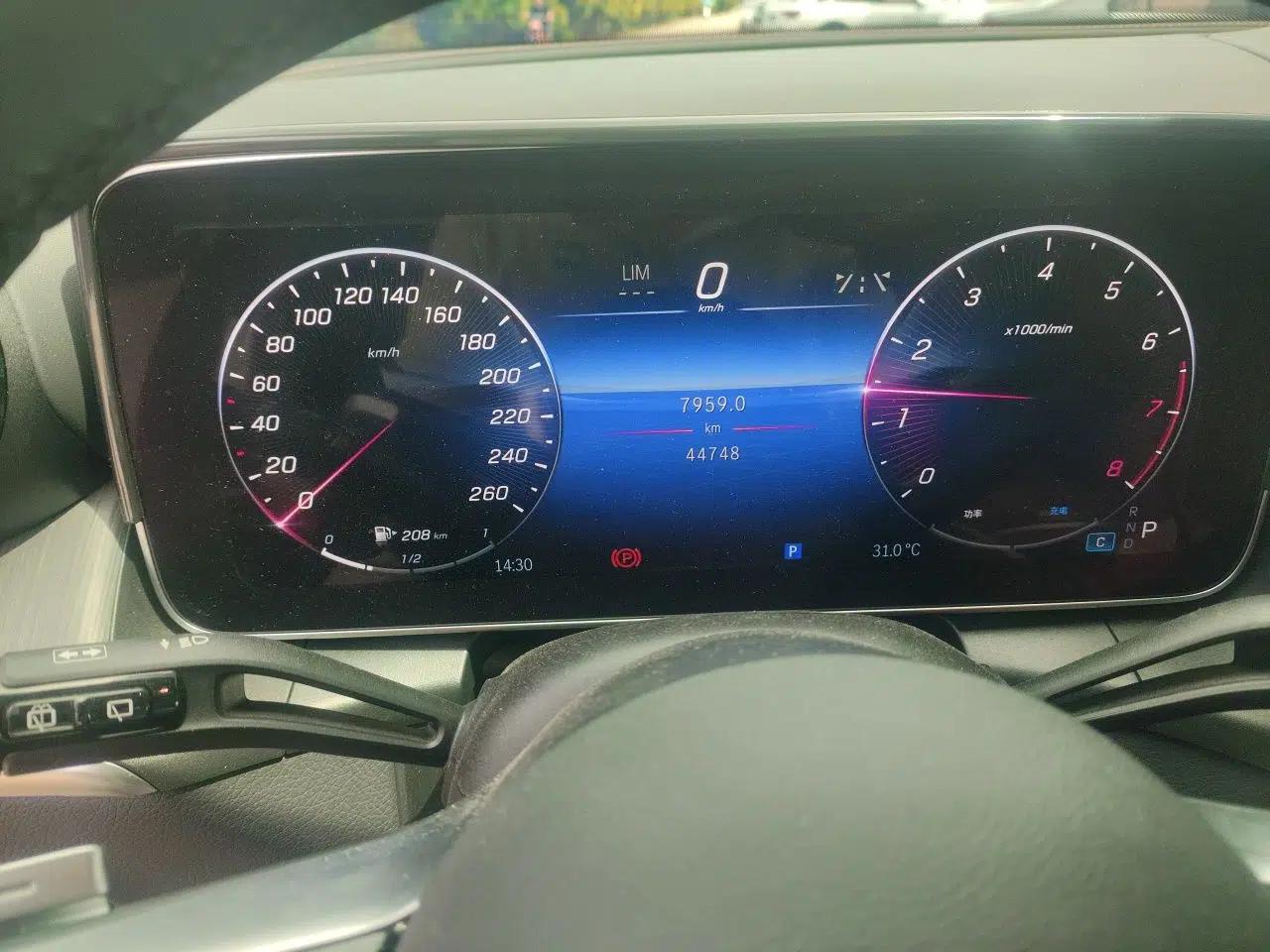 Mercedes-Benz GLC 2023 GLC 260 L 4MATIC Luxury Model 5 Seats — миниатюра 11