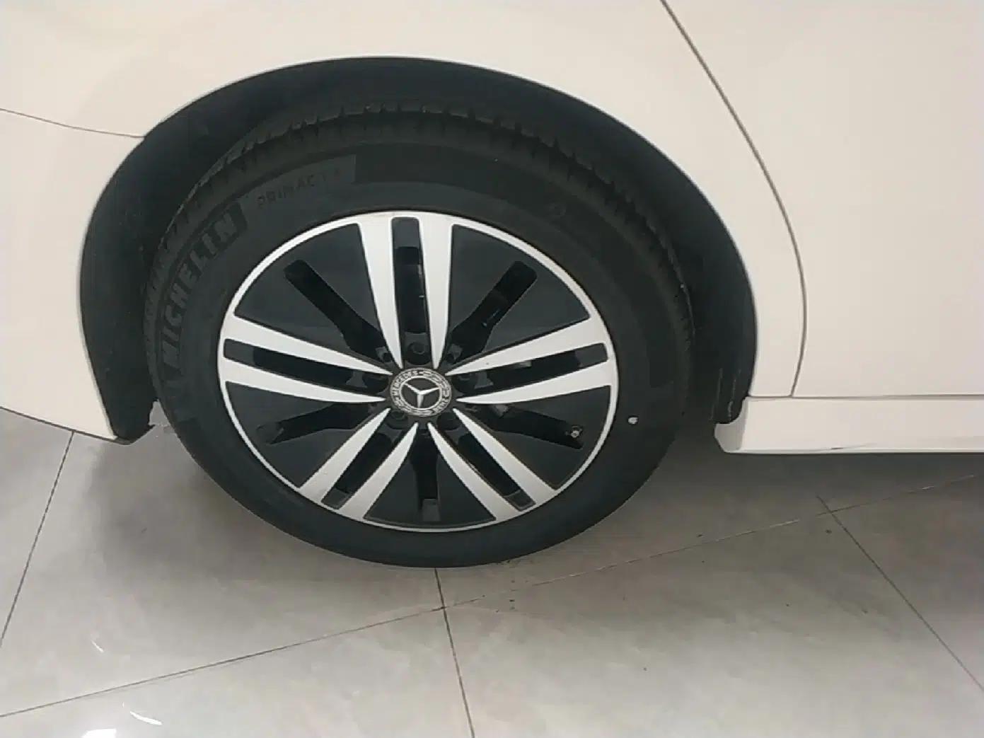 Mercedes-Benz A-Class 2019 A 180 L Sport Sedan — миниатюра 11