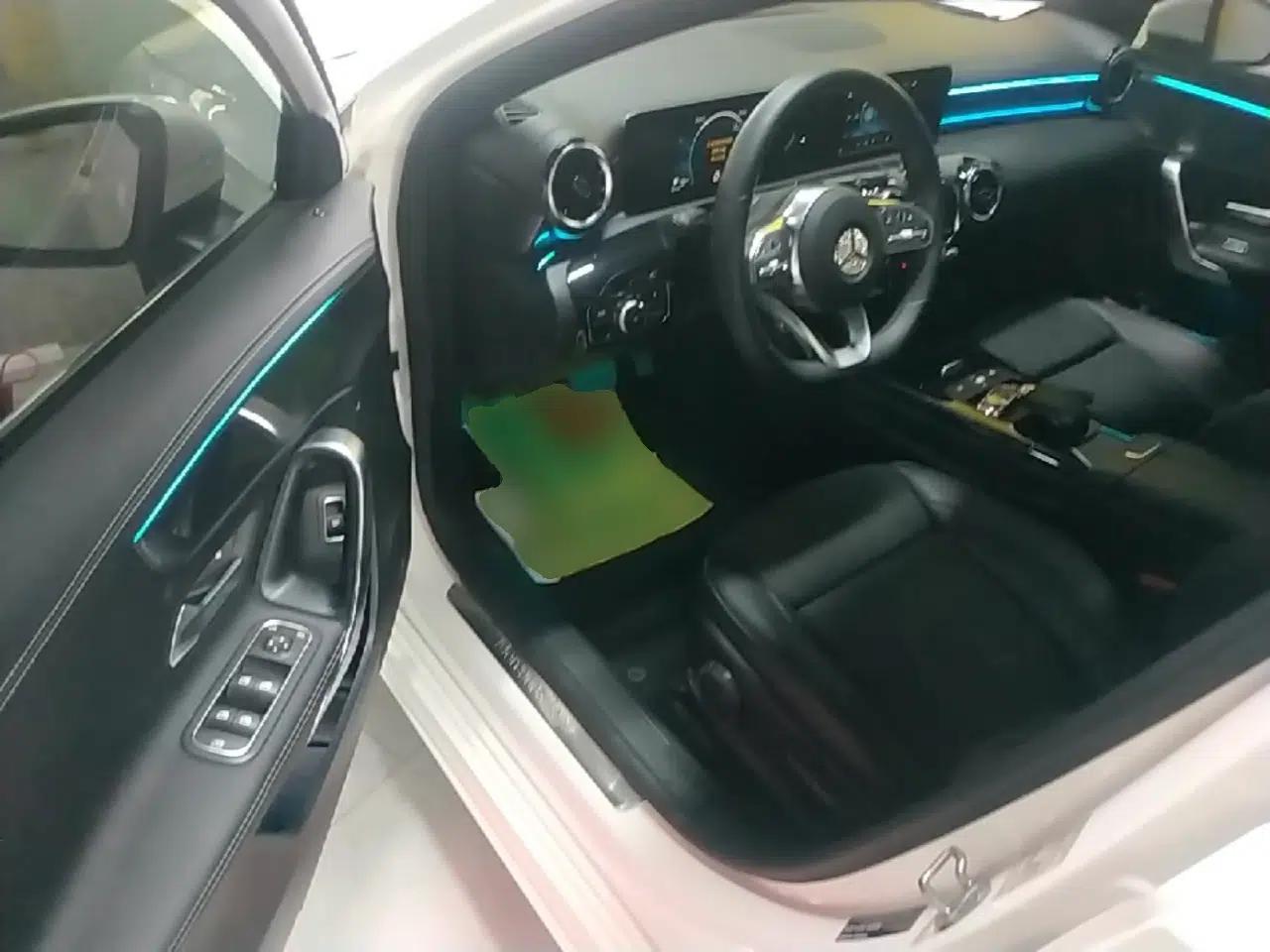 Mercedes-Benz A-Class 2019 A 180 L Sport Sedan — миниатюра 18