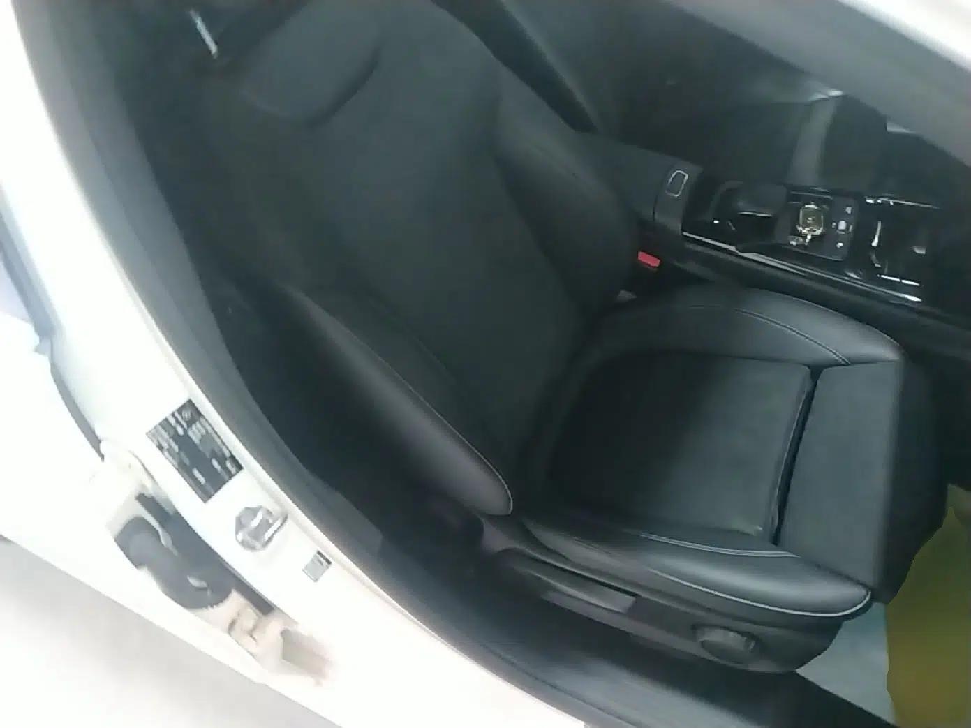 Mercedes-Benz A-Class 2019 A 180 L Sport Sedan — миниатюра 19