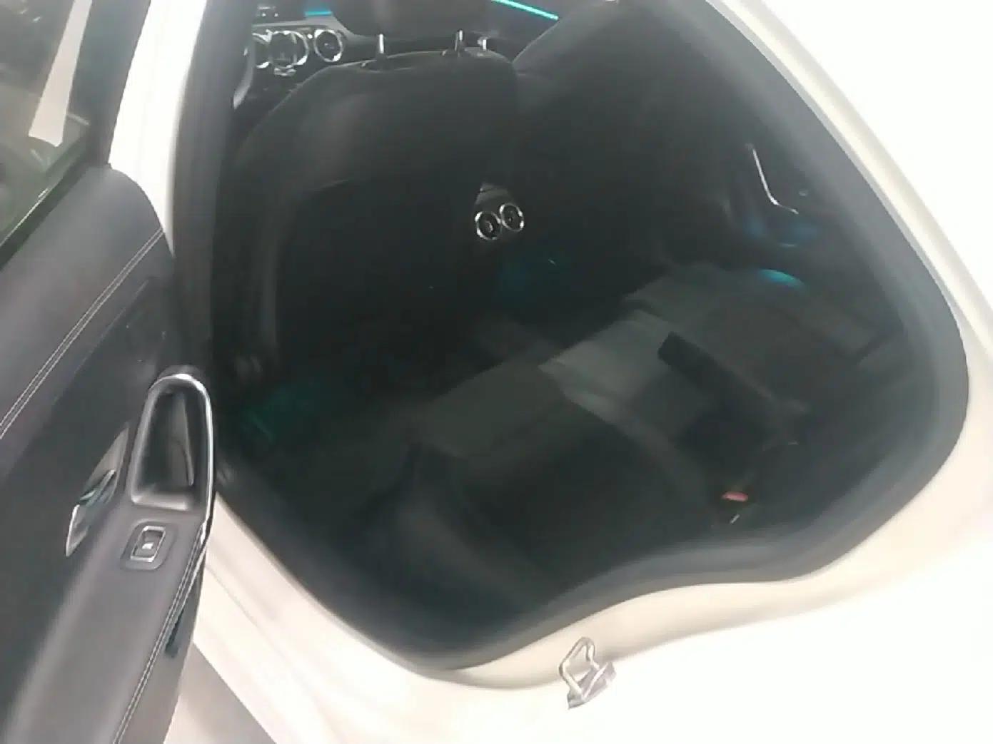 Mercedes-Benz A-Class 2019 A 180 L Sport Sedan — миниатюра 20