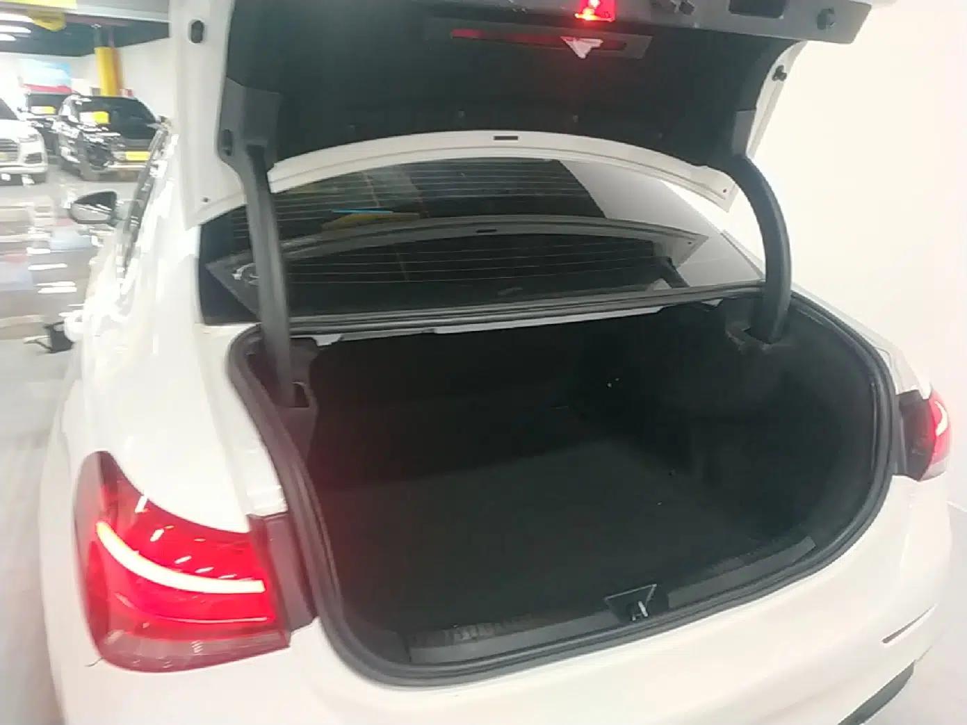 Mercedes-Benz A-Class 2019 A 180 L Sport Sedan — миниатюра 22