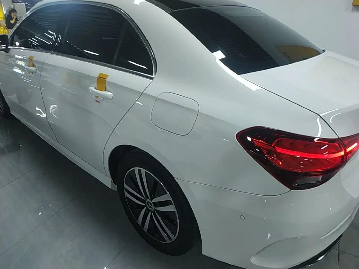 Mercedes-Benz A-Class 2019 A 180 L Sport Sedan — миниатюра 4