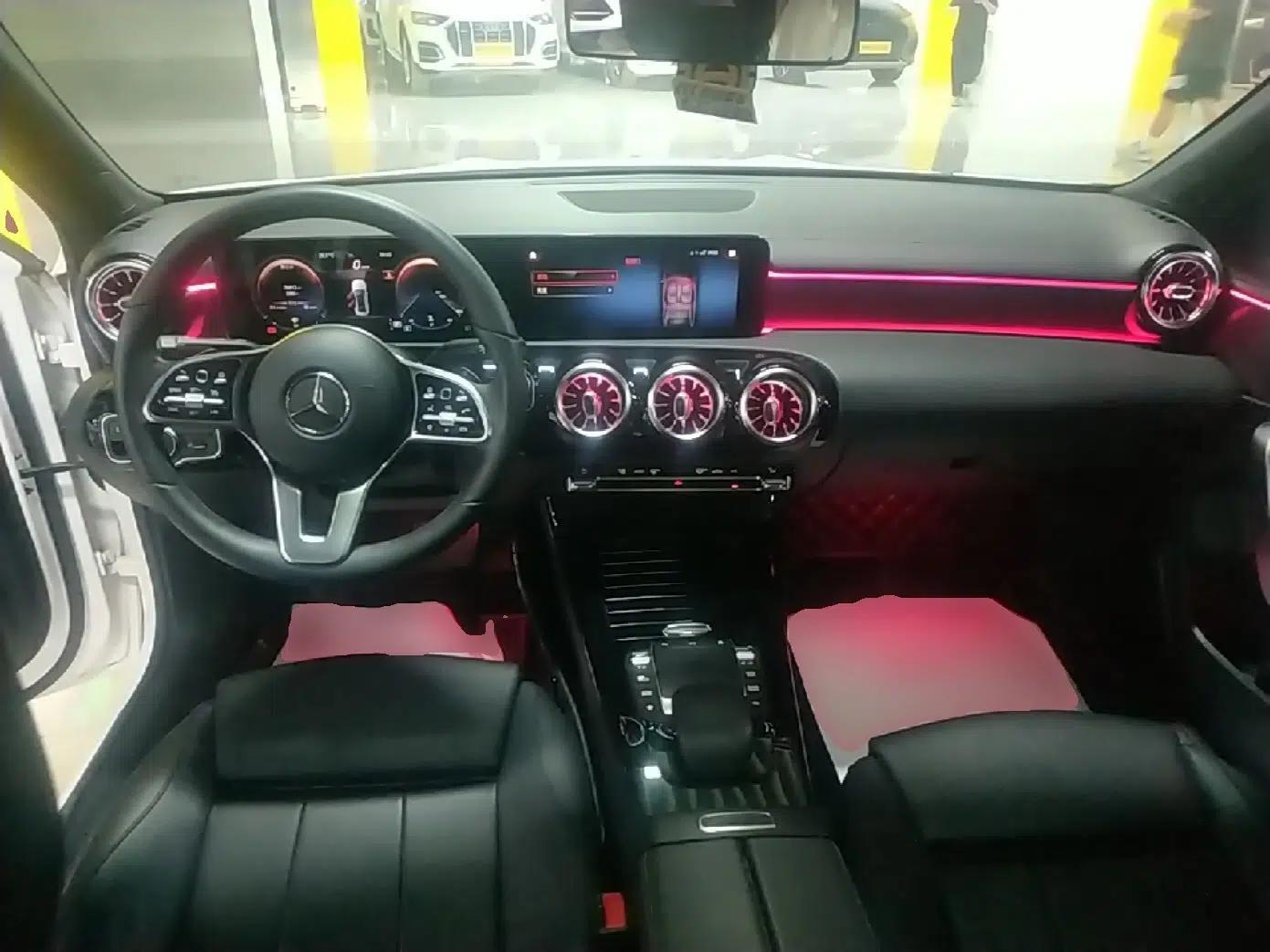Mercedes-Benz A-Class 2021 A 200 L Sport Sedan Dynamic Model — миниатюра 12
