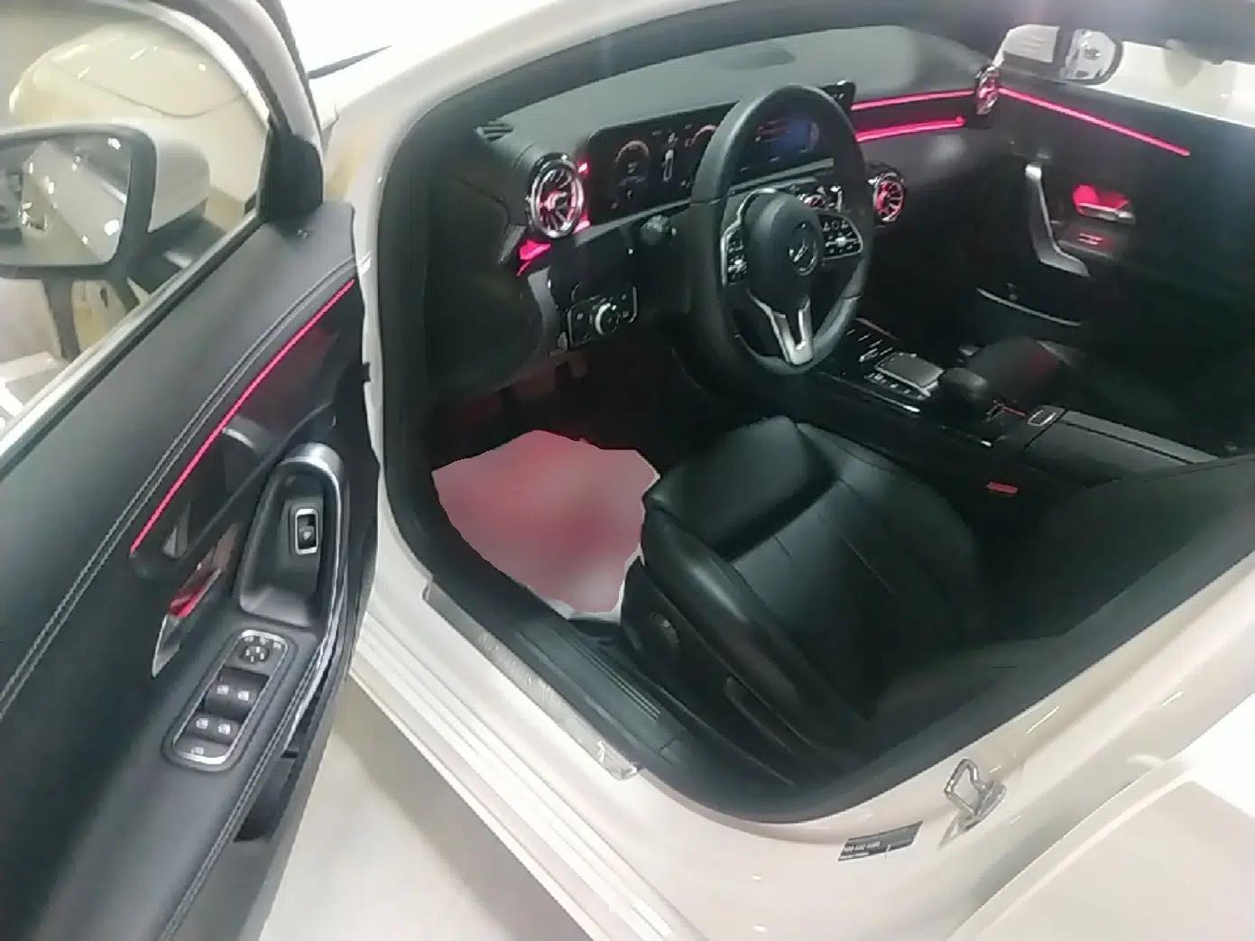 Mercedes-Benz A-Class 2021 A 200 L Sport Sedan Dynamic Model — миниатюра 17