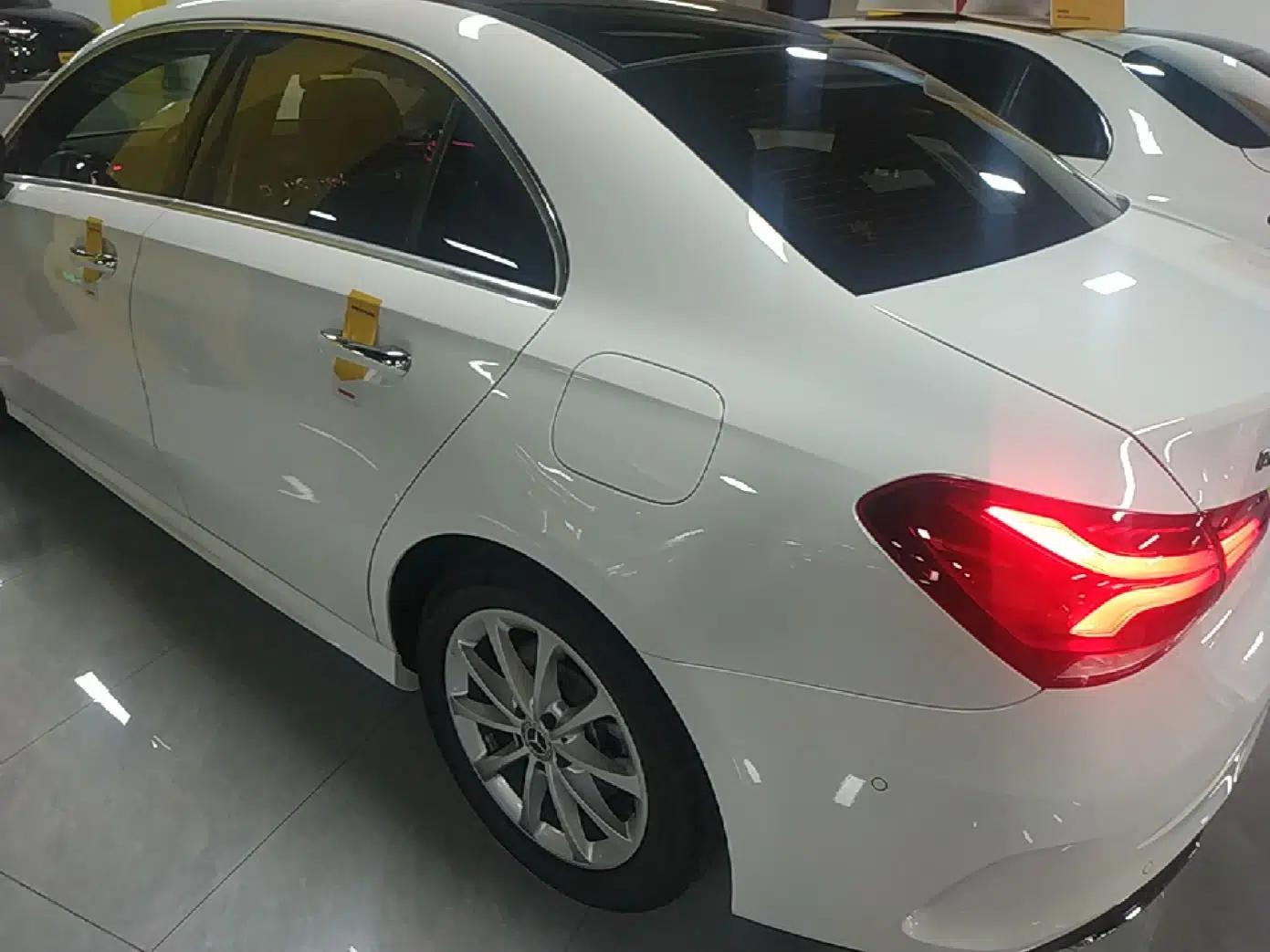 Mercedes-Benz A-Class 2021 A 200 L Sport Sedan Dynamic Model — миниатюра 4