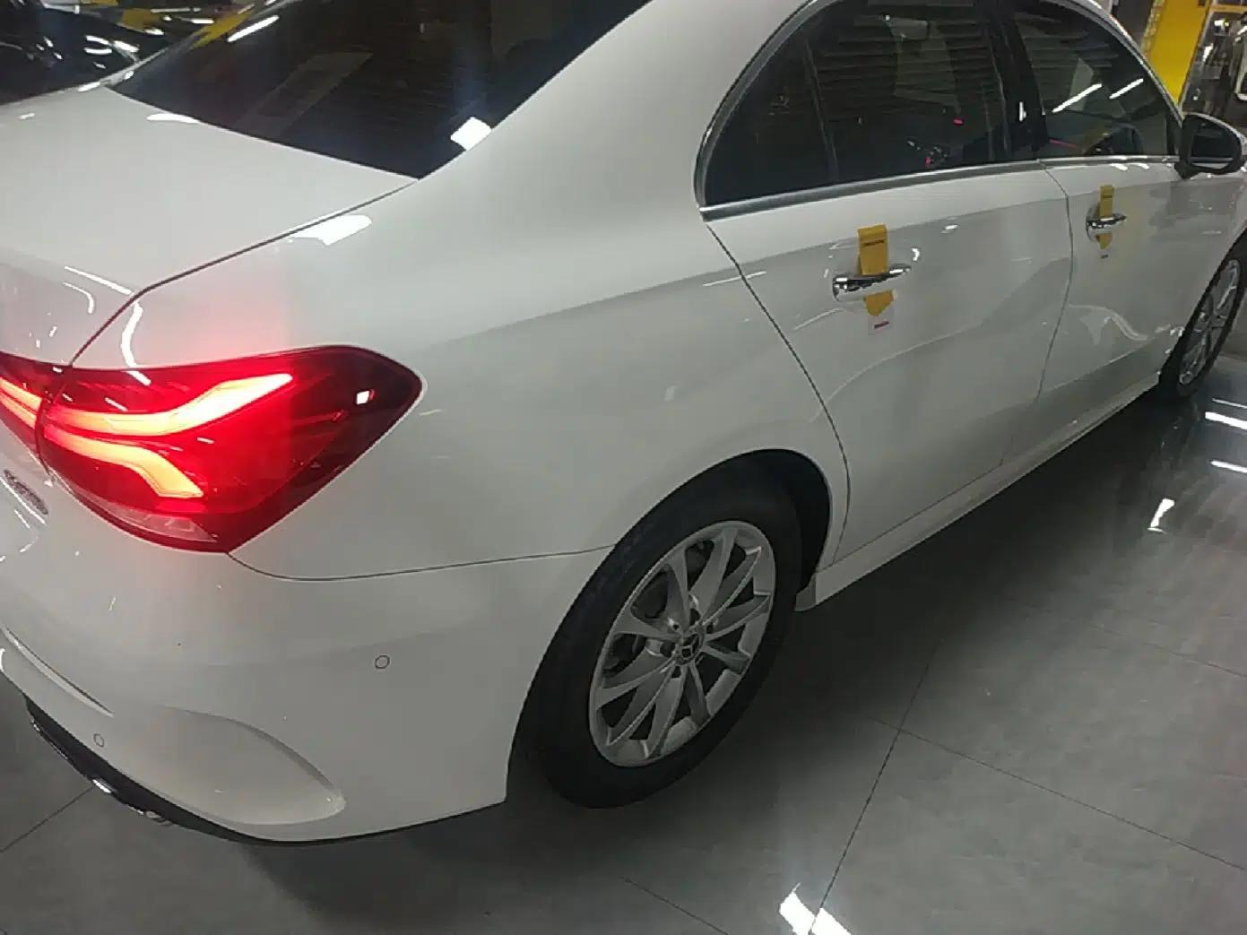 Mercedes-Benz A-Class 2021 A 200 L Sport Sedan Dynamic Model — миниатюра 6